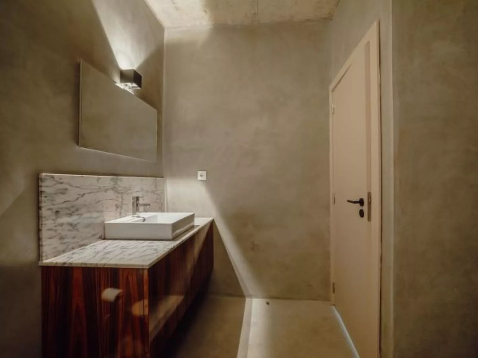 CITY CENTER PREMIUM with GARAGE by VACATIONY - Inside