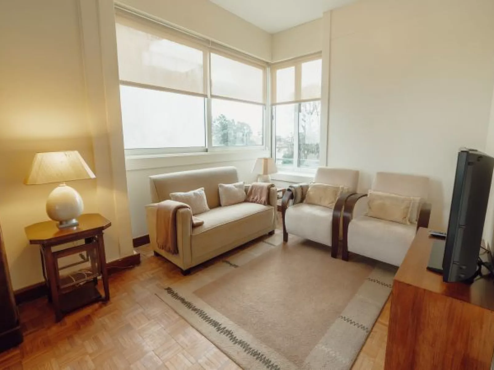 GRAND BOTANIC GARDEN APARTMENT by VACATIONY - Inside