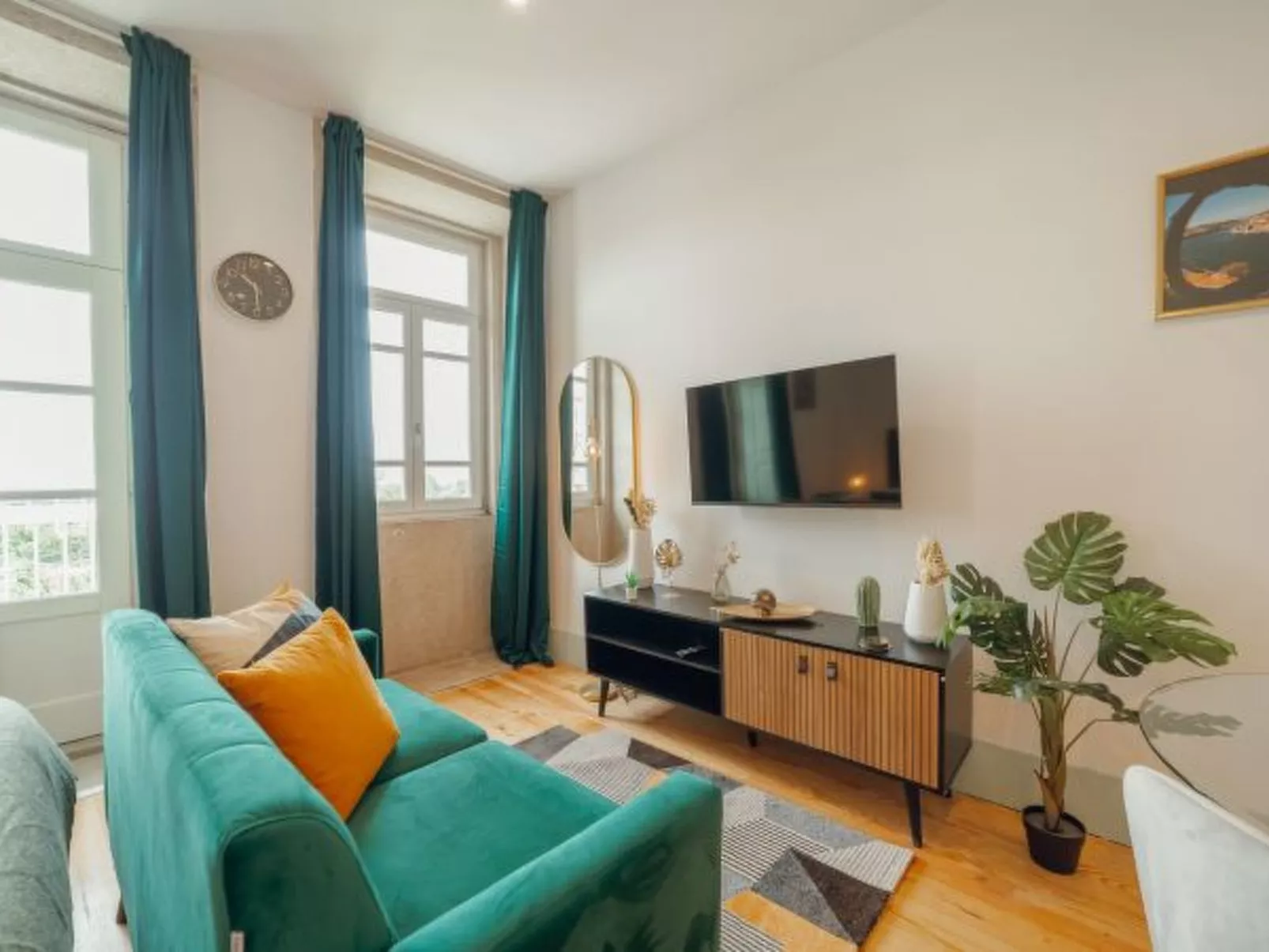 DOWNTOWN SUITE B by VACATIONY - Inside