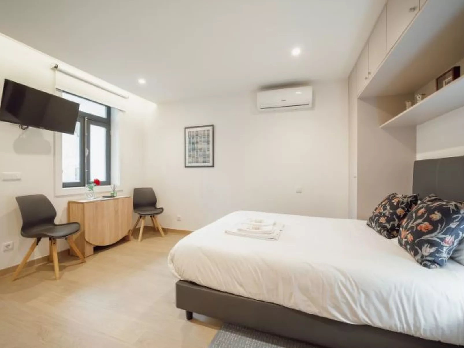 CARMO RESIDENCE PORTO - S. LUIS by VACATIONY - Dedans