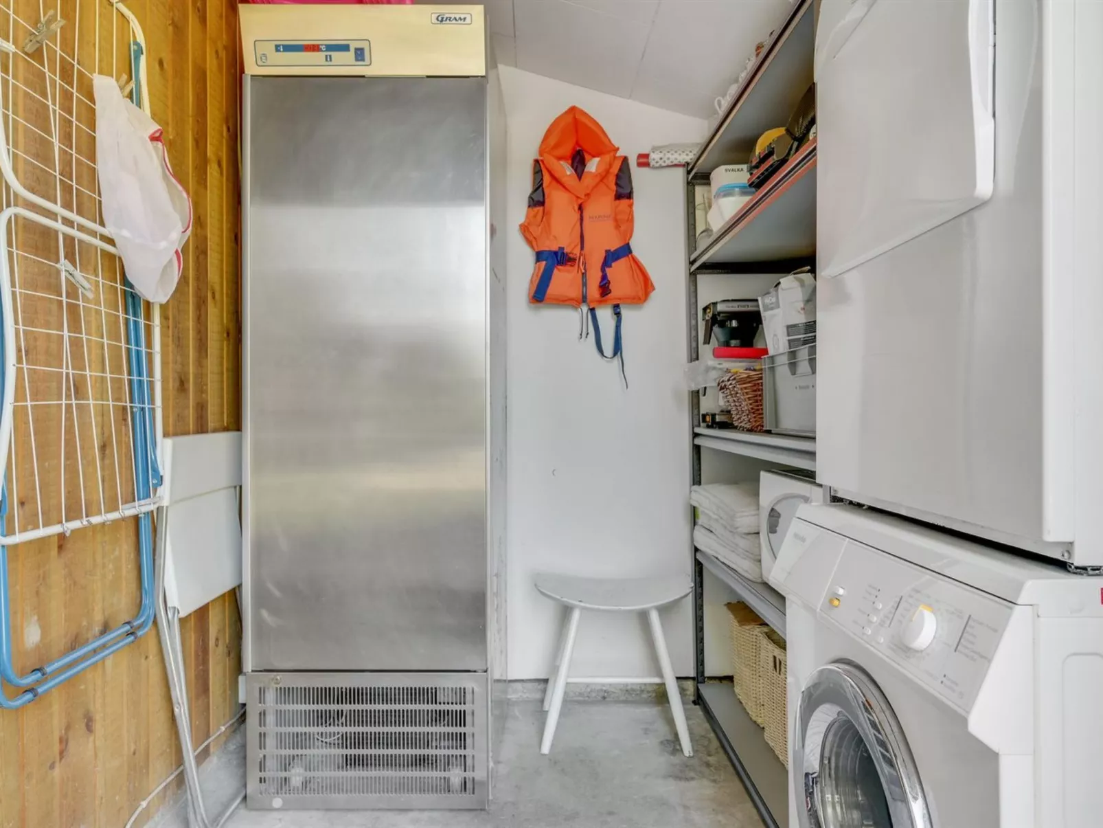 "Tobrjön" - 200m to the fjord - Dedans