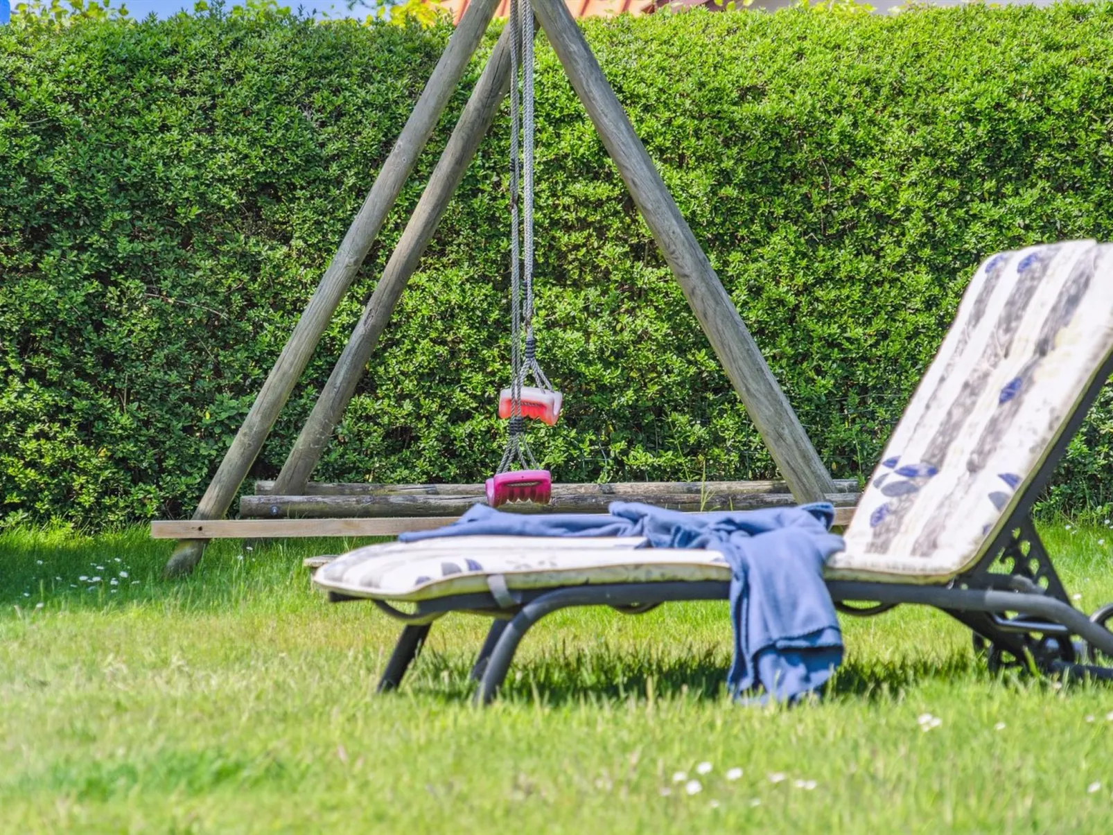 "Amy" - 150m from the sea - Outside