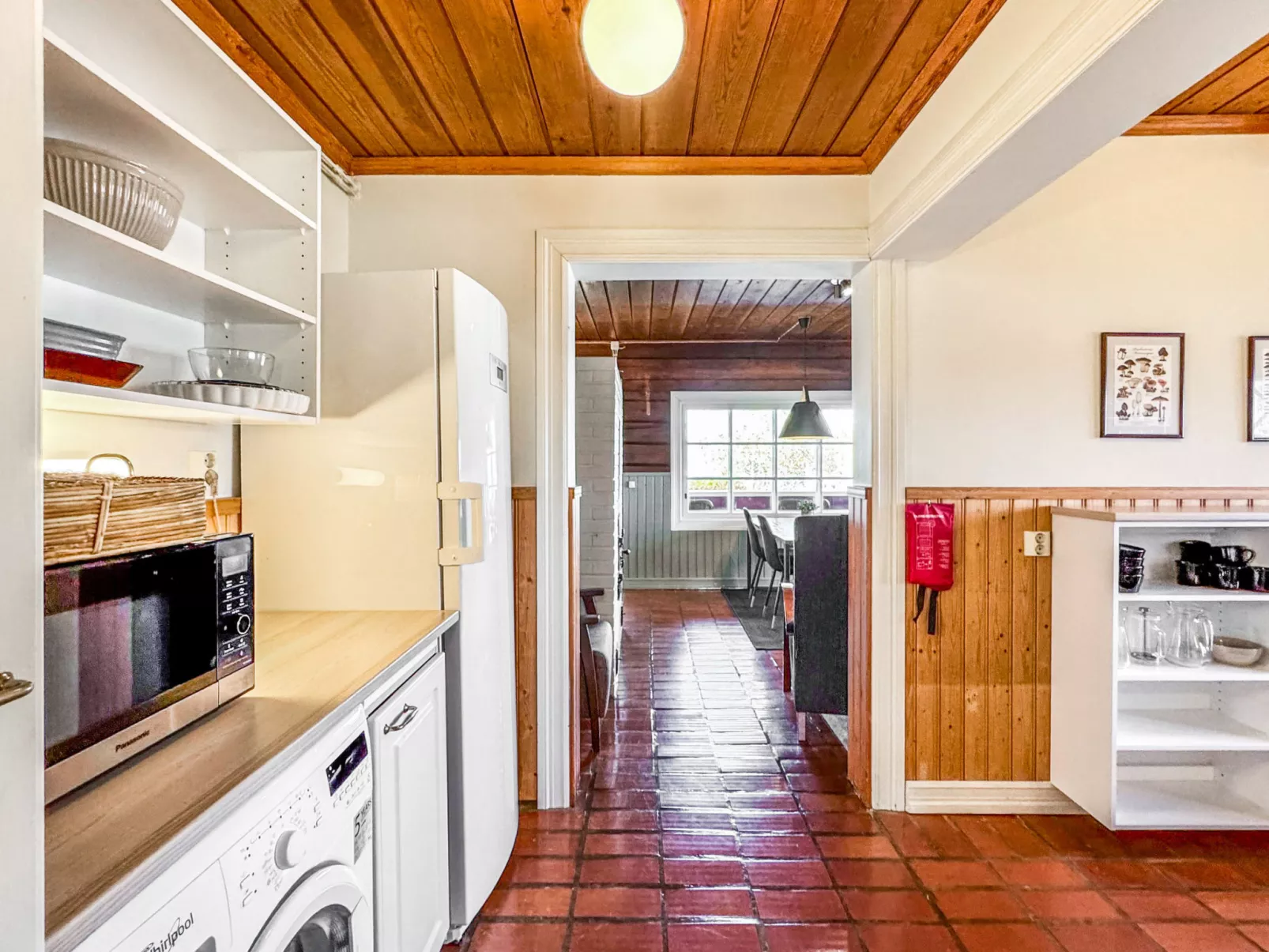 Peltosirkku - Inside