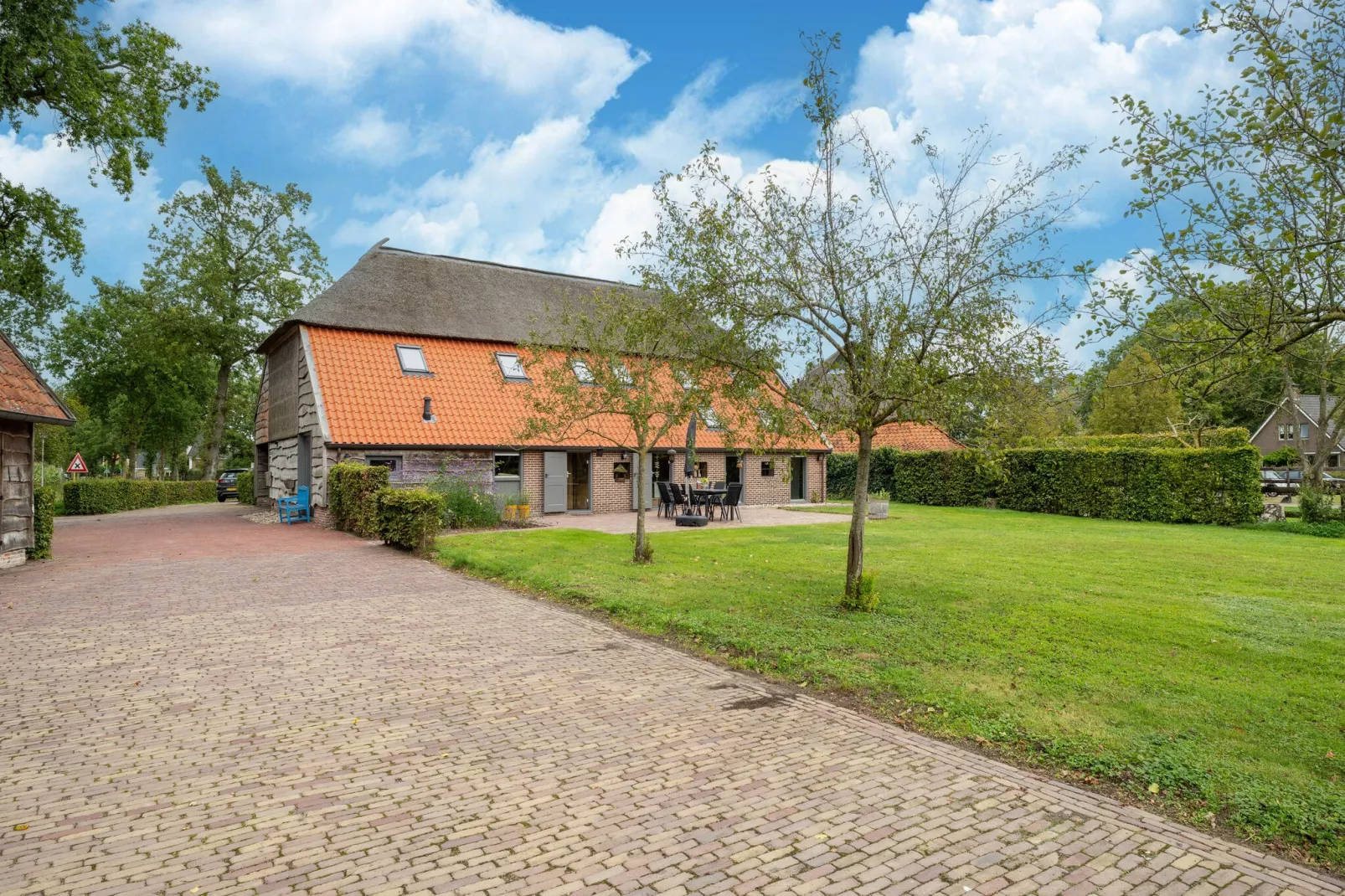 Boerderij No 1-Außenbereich Sommer