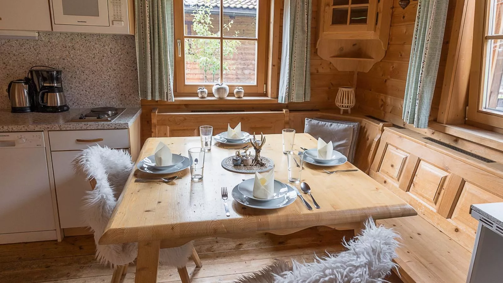 Urige Doppelhaushälfte 5-Dining room