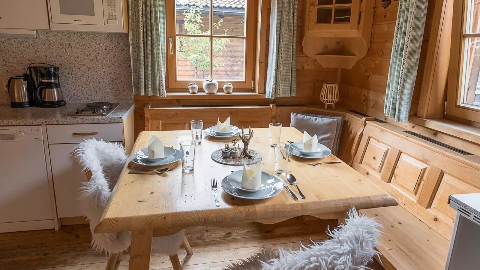 Urige Doppelhaushälfte 6-Dining room