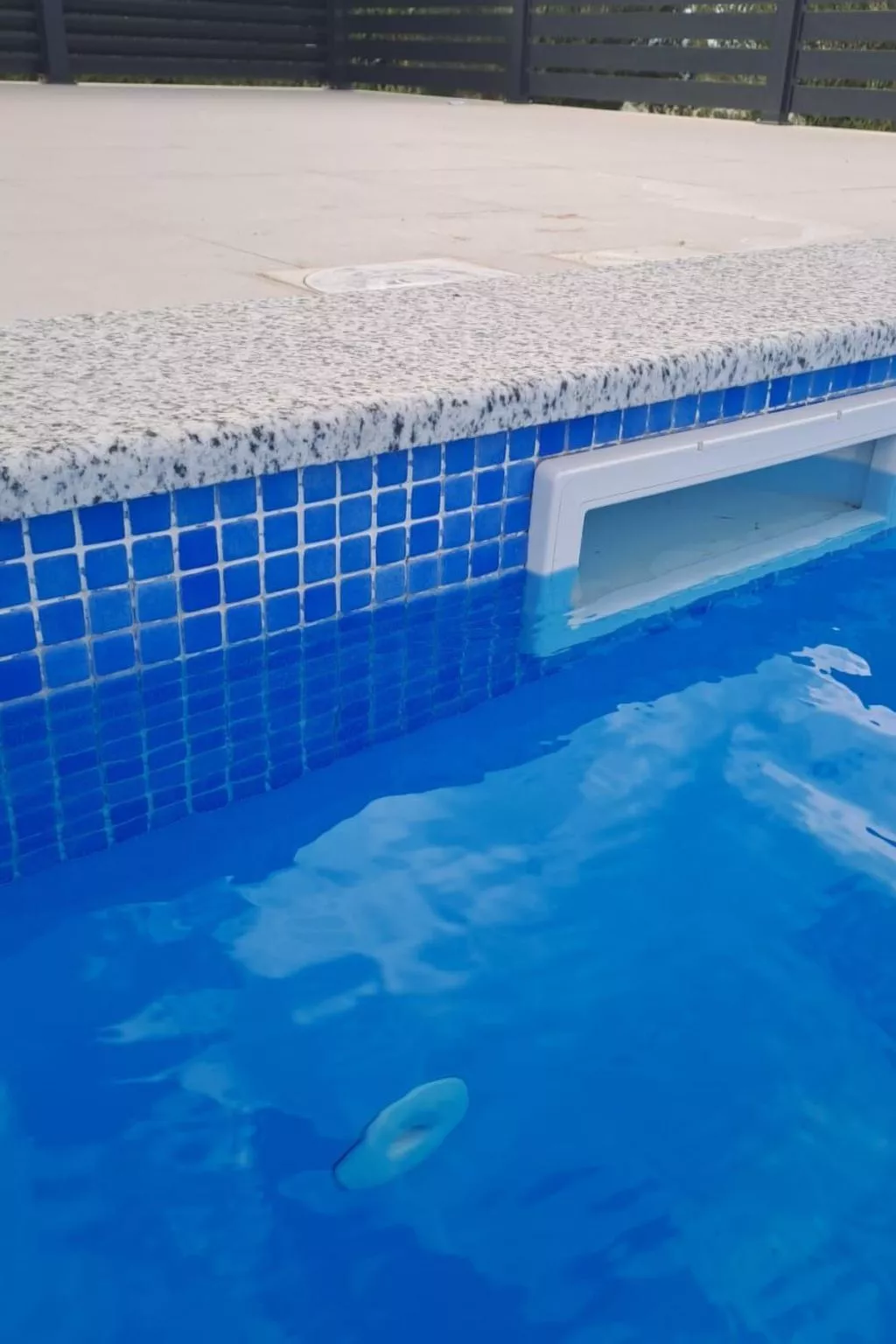 "Luxury Grey house" - Draußen