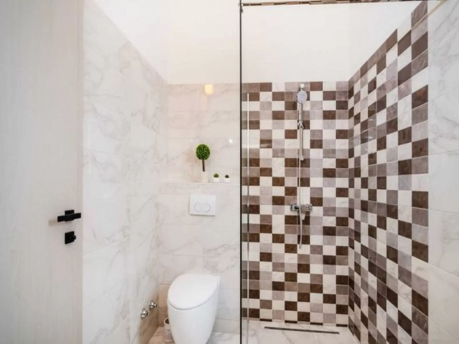 Villa Magale with a pool - Image-tags.info