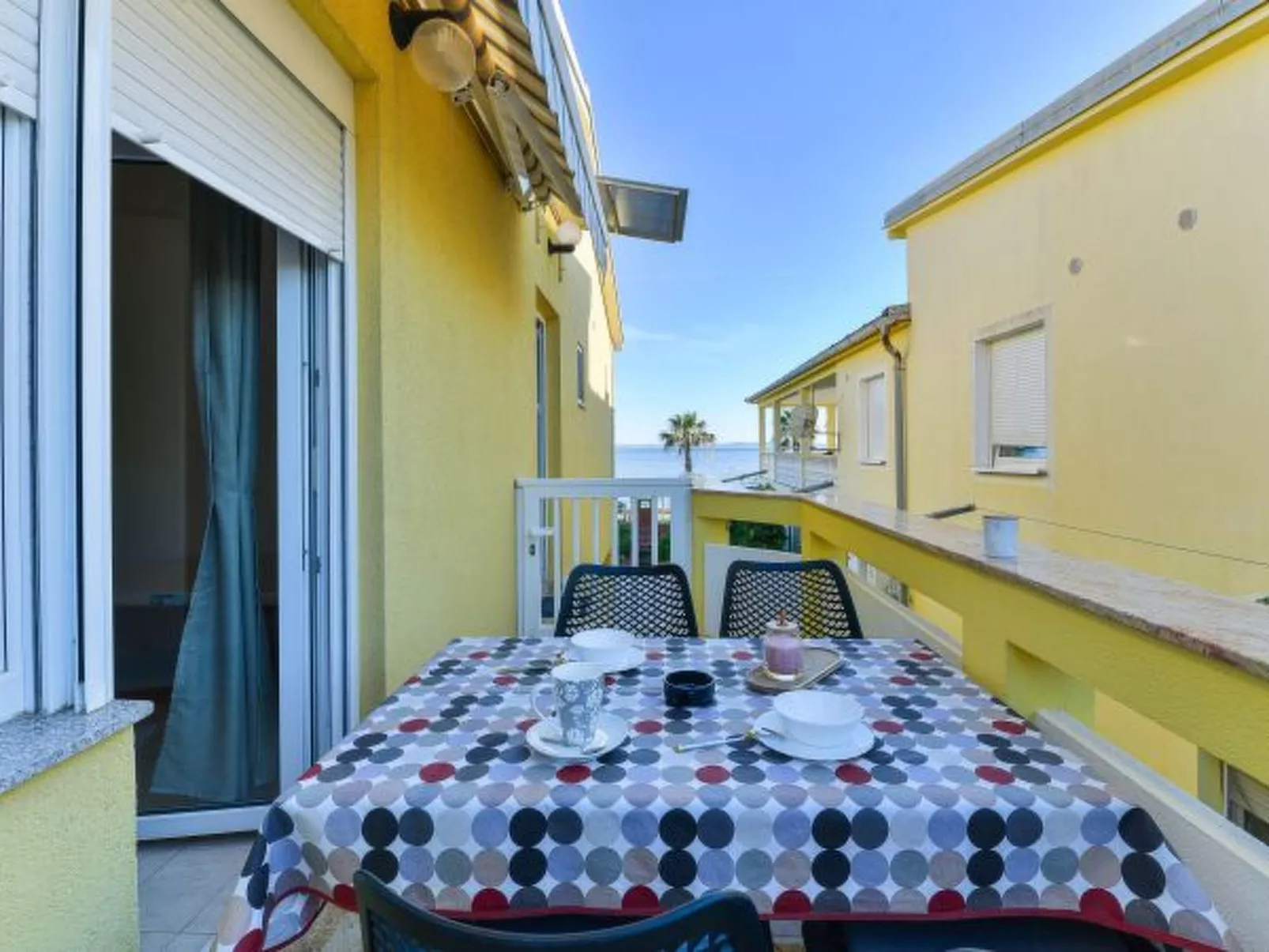 Holiday Apartment Inga Brown with exit to the beac - Image-tags.info