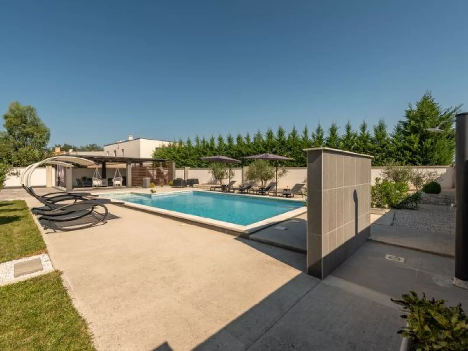 Villa Miranda with pool - Image-tags.info