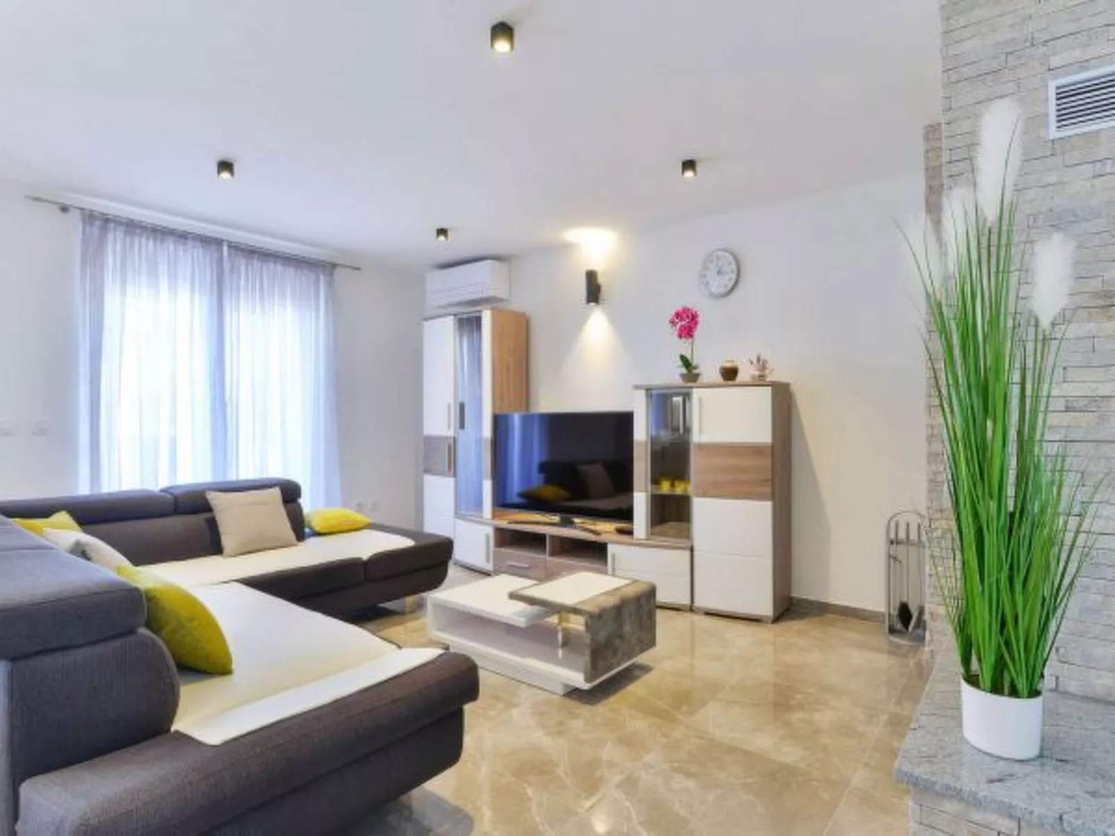 Modern Villa Futura with pool - Drinnen