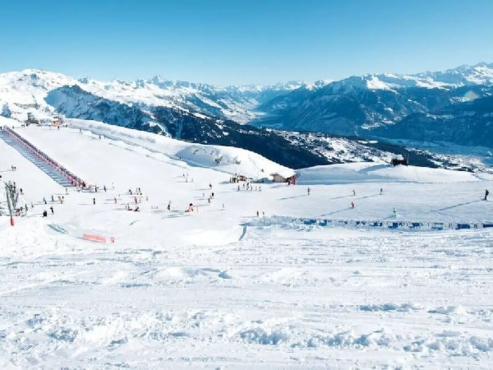 Aux Bons Matins de Gégé à 10mns de Sion - Draußen