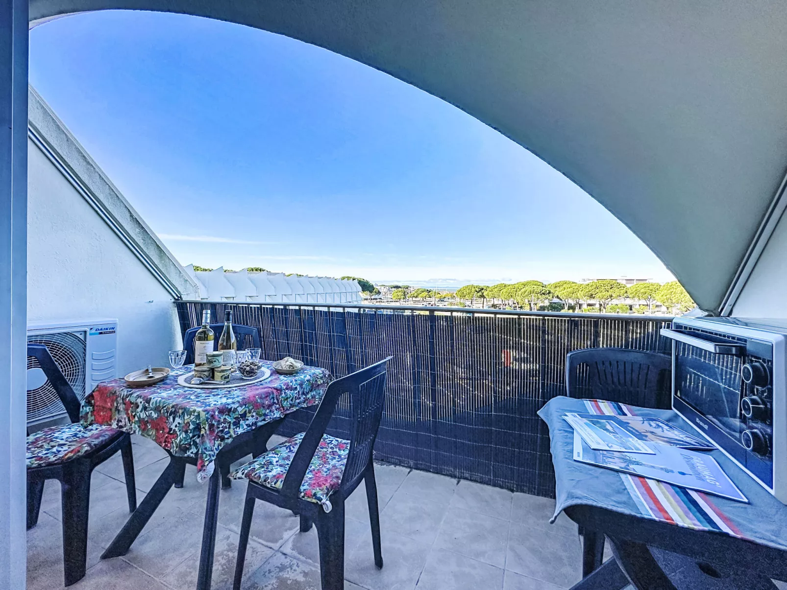 Le Grand Galion - Drinnen