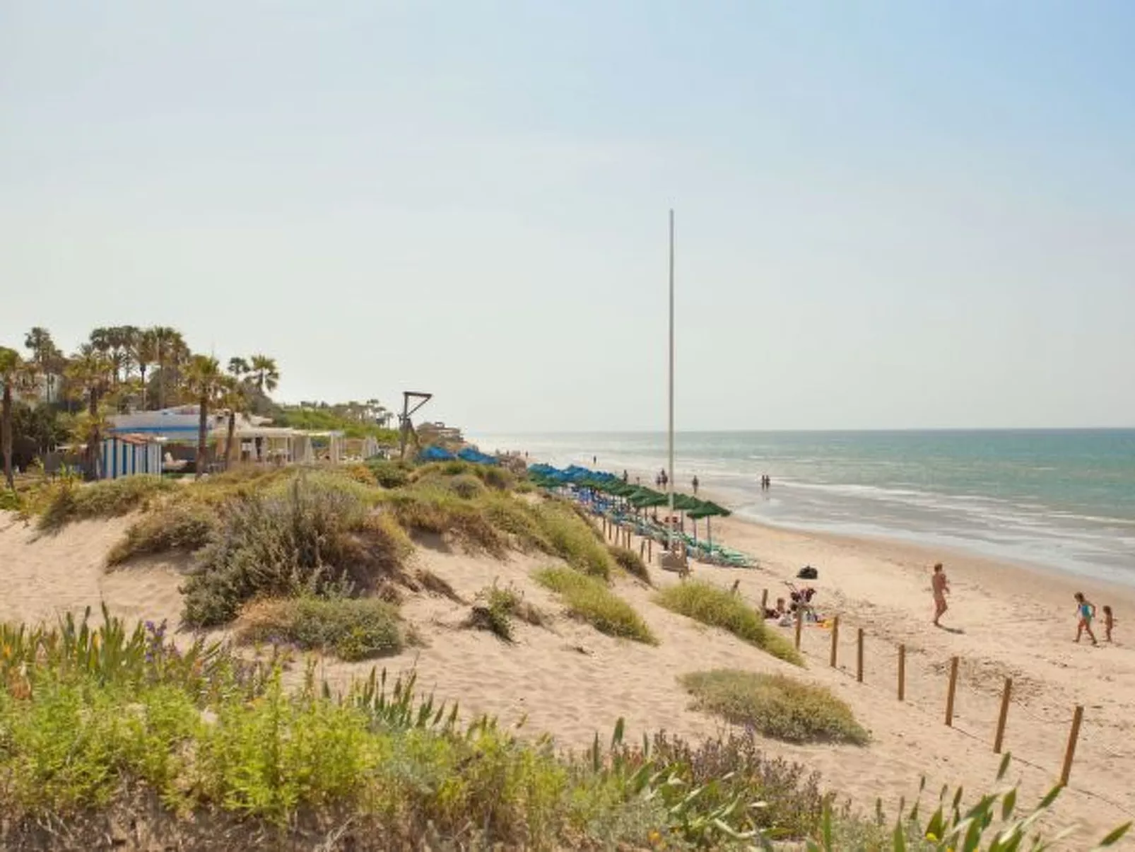 Beachside apartment in Elviria, Romana Playa - Image-tags.info