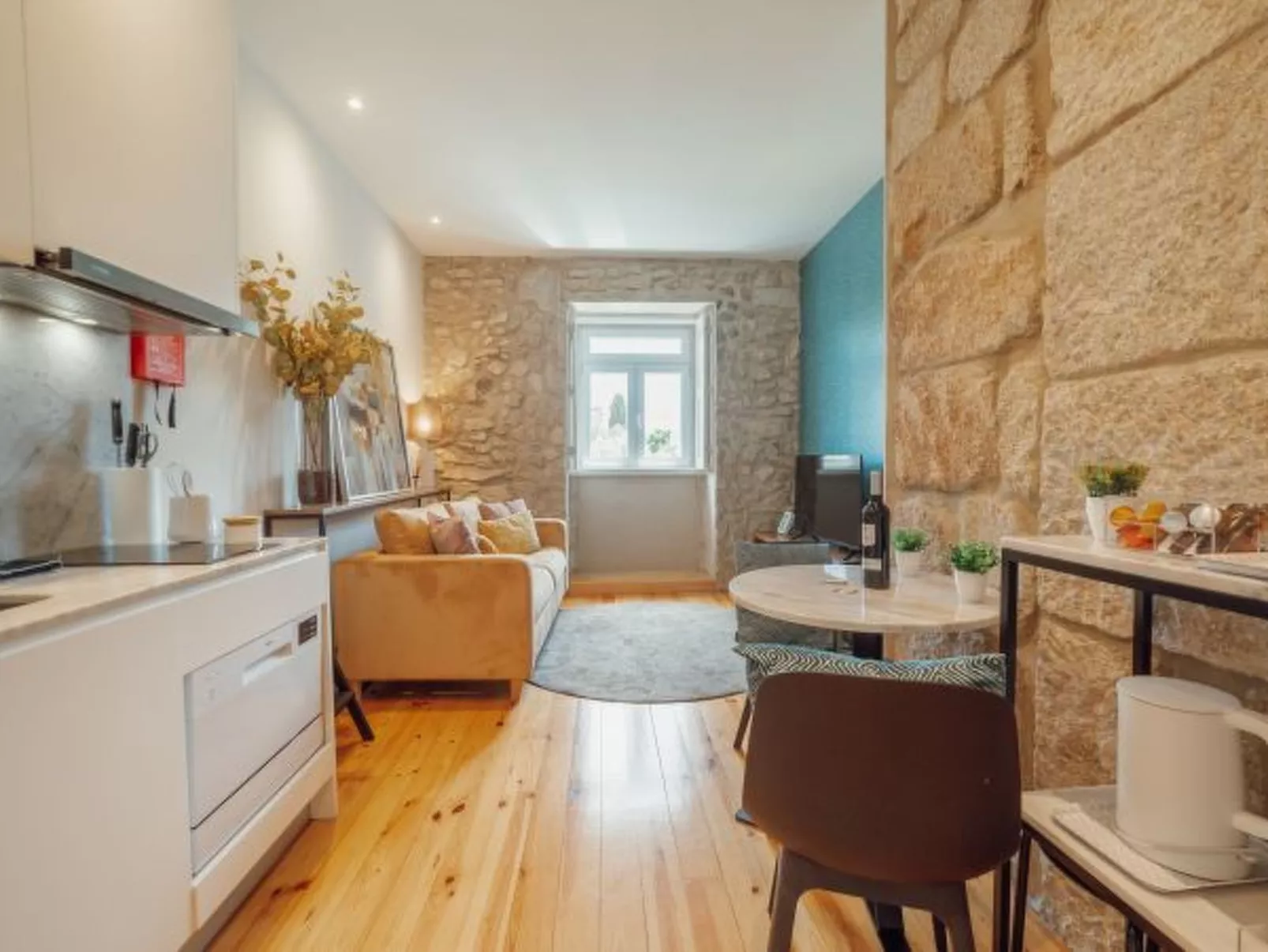 OPORTO POOL APARTMENT by VACATIONY - Inside