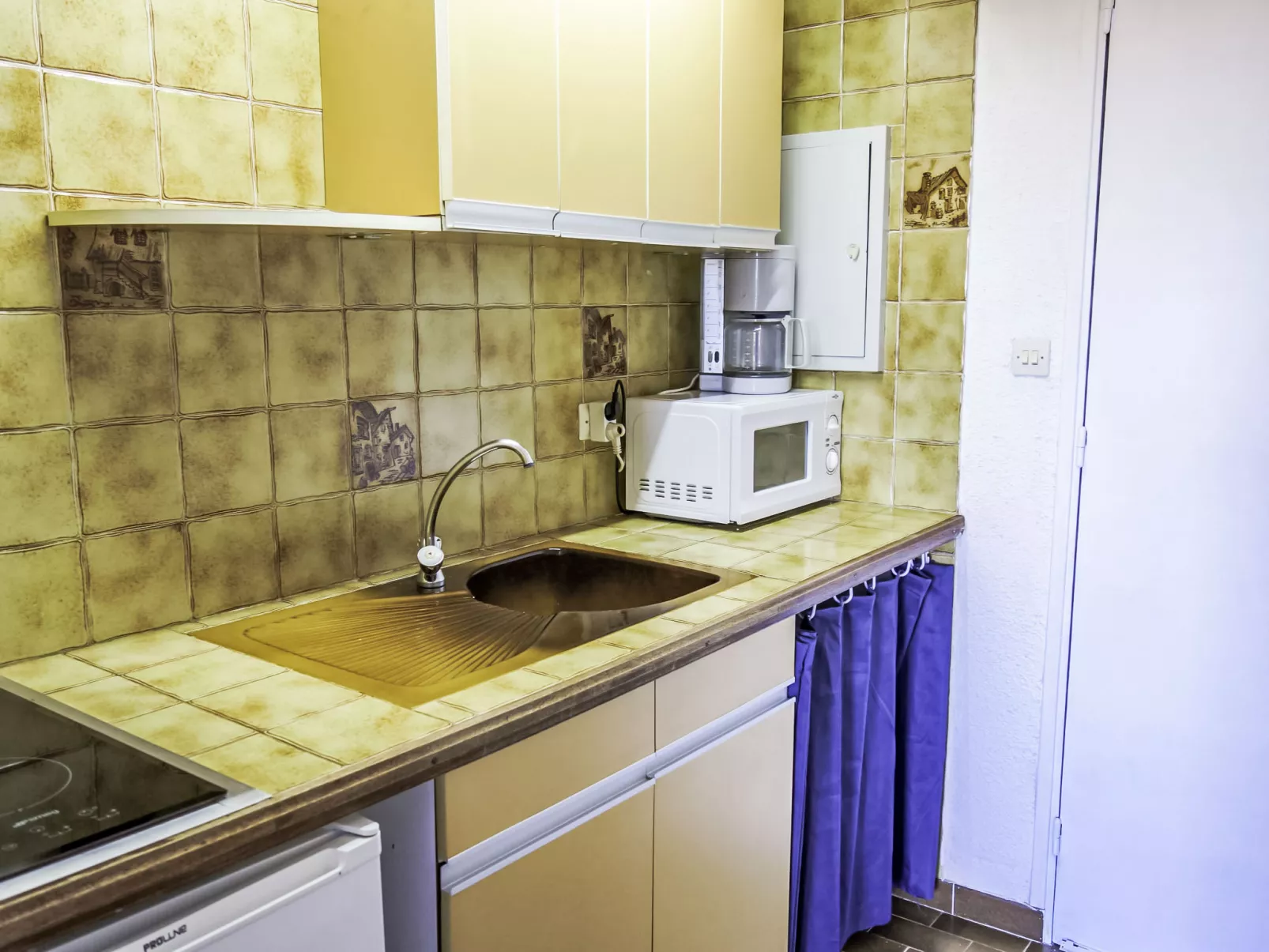 Les Hameaux de l'Ile Rousse - Inside