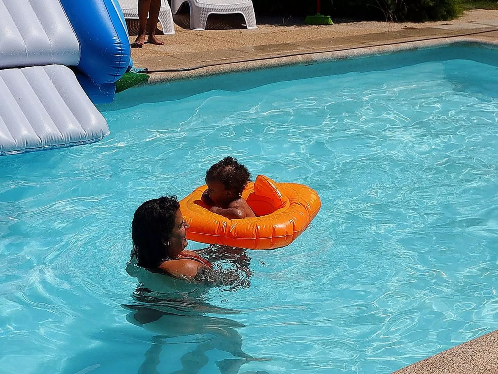 2-Zimmer-Wohnung beheizter Pool - Draußen