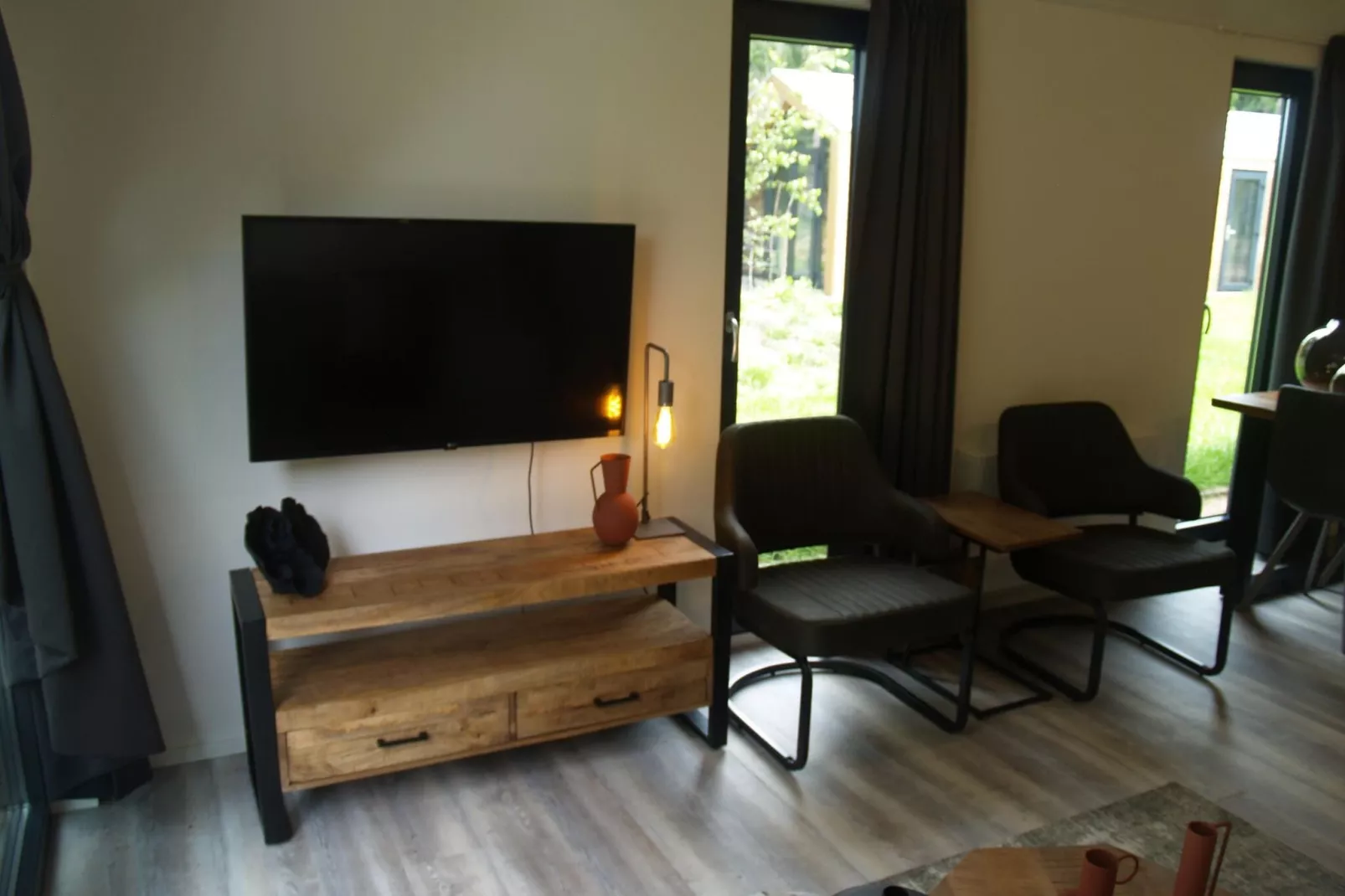 Resort Ruinen 9-Living room