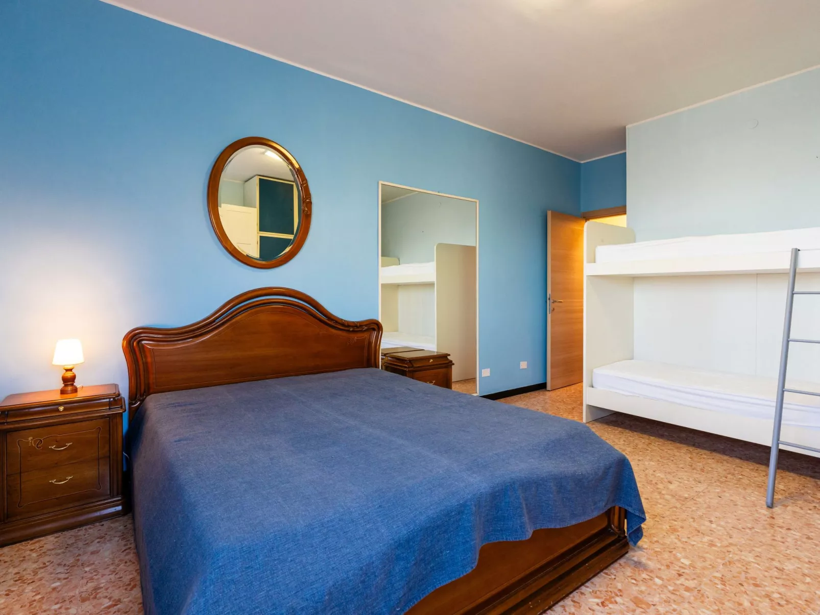 Holiday Home - Inside