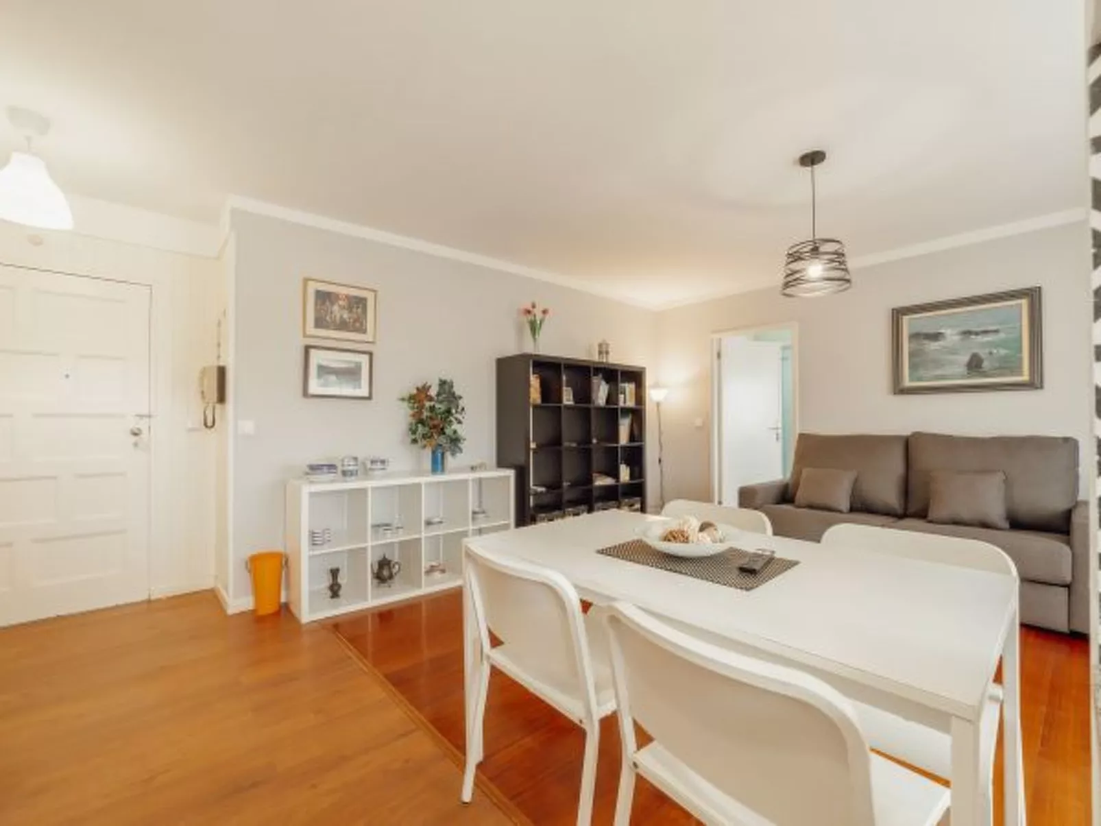 ESPINHO SEAWALK AND SEAVIEW by VACATIONY - Inside