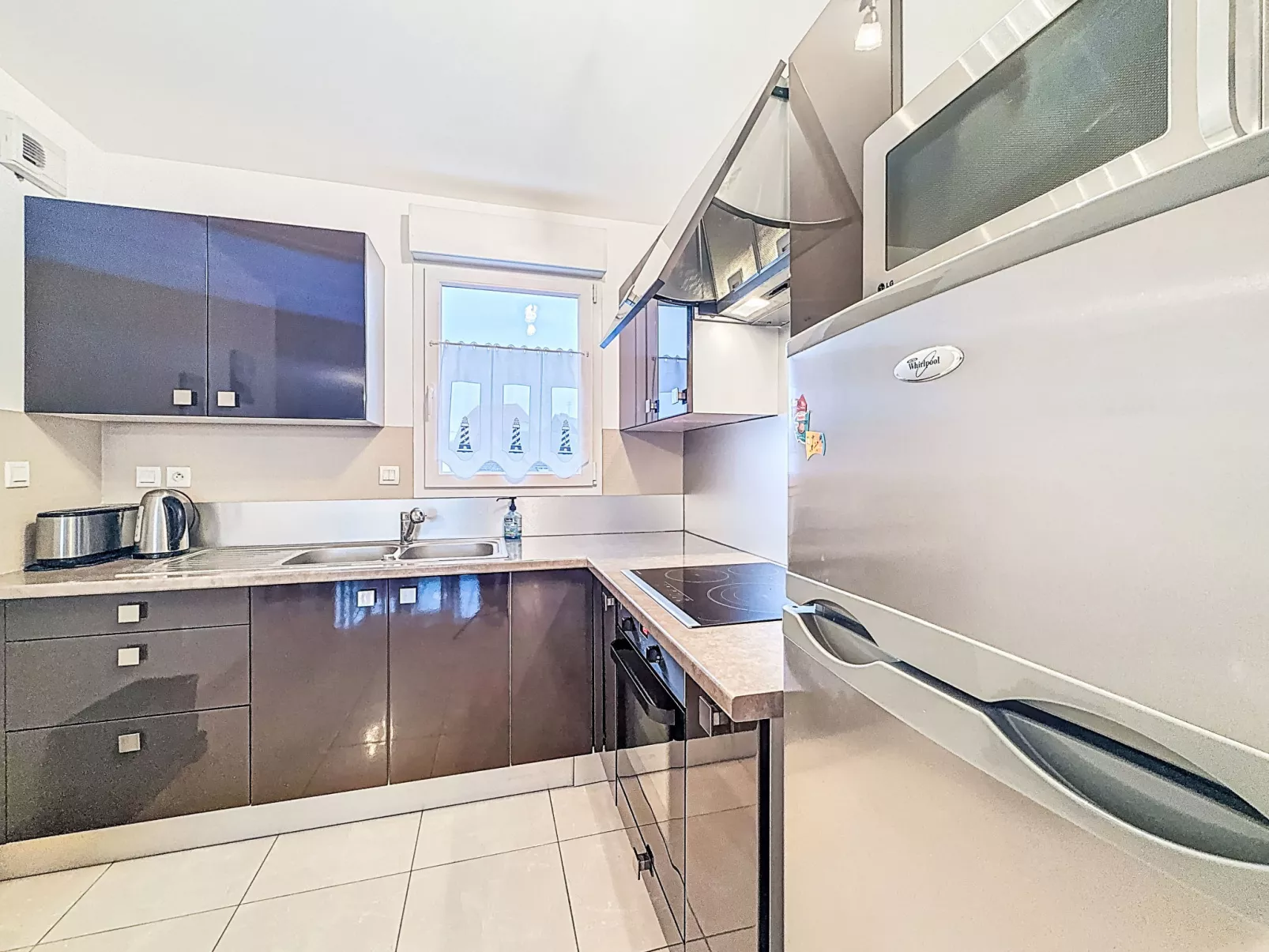 Stella Maris - Inside