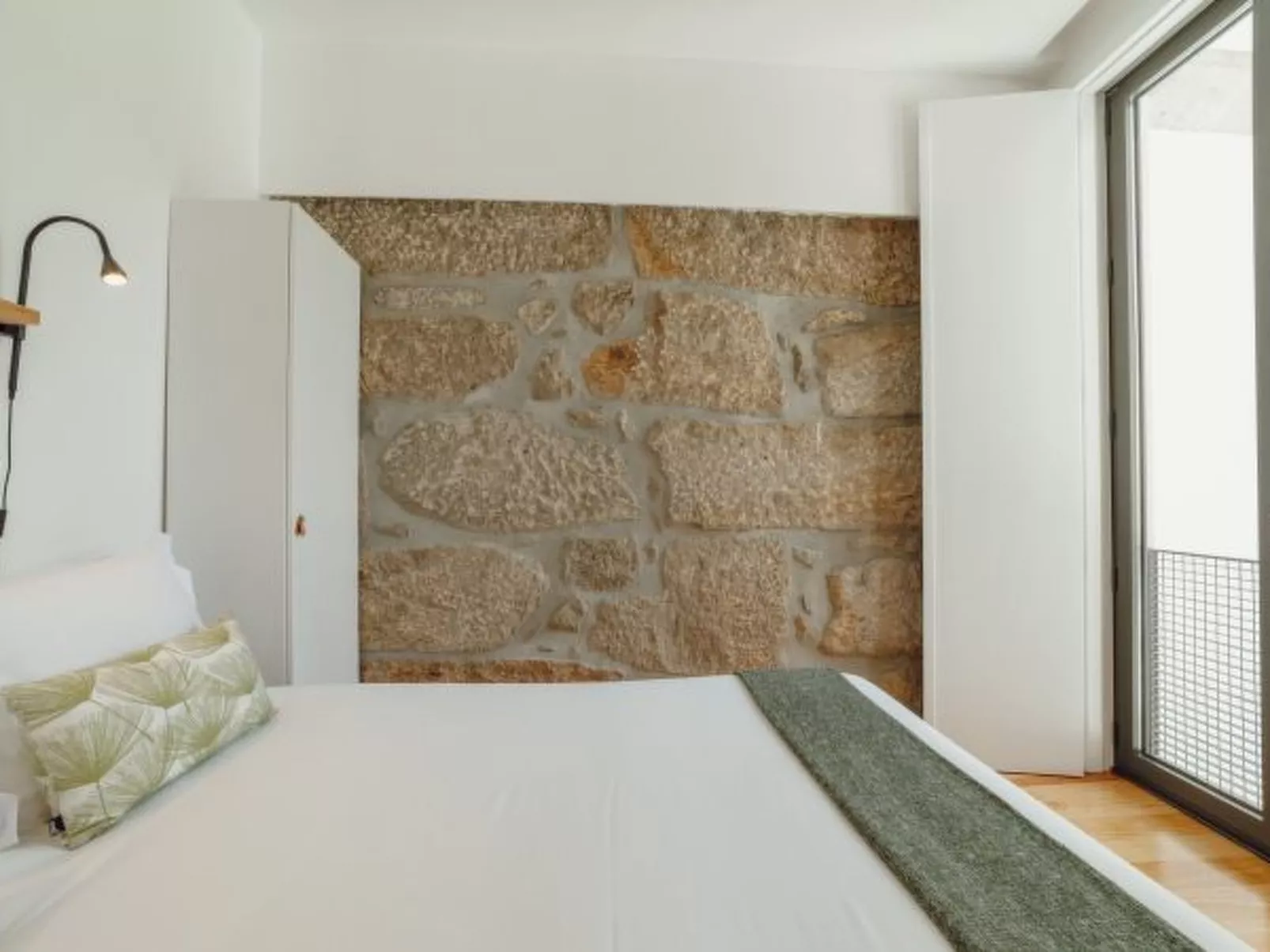 COURTYARD OPORTO DESIGN APARTMENT C WITH TERRACE - Inside