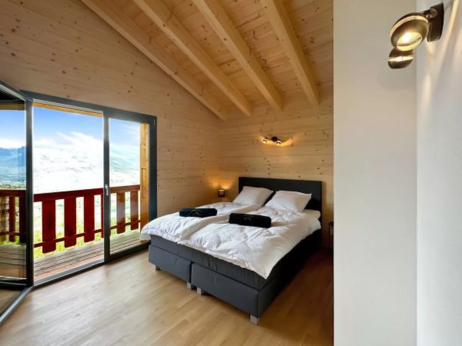 My Mountain Paradise in the Swiss Alps - Drinnen