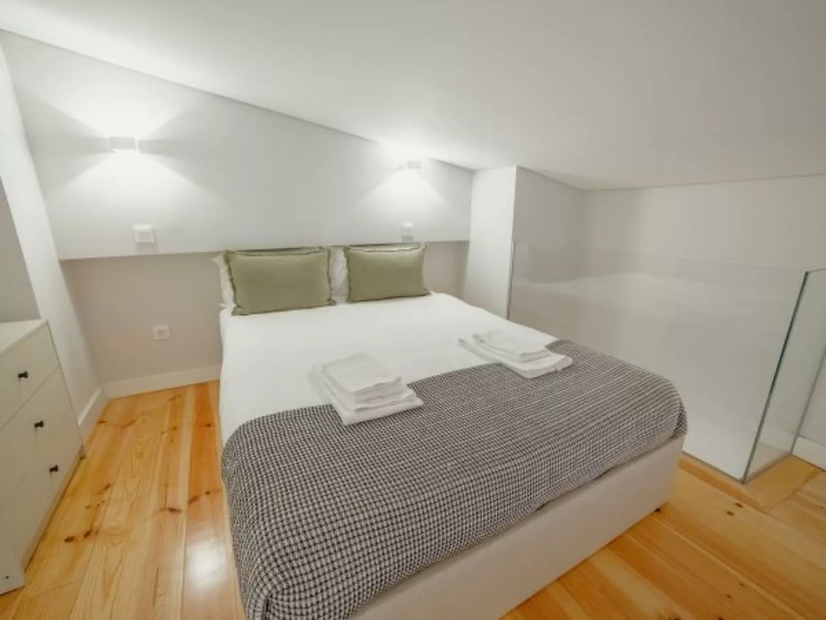 DOWNTOWN AMAZING DUPLEX by VACATIONY - Inside