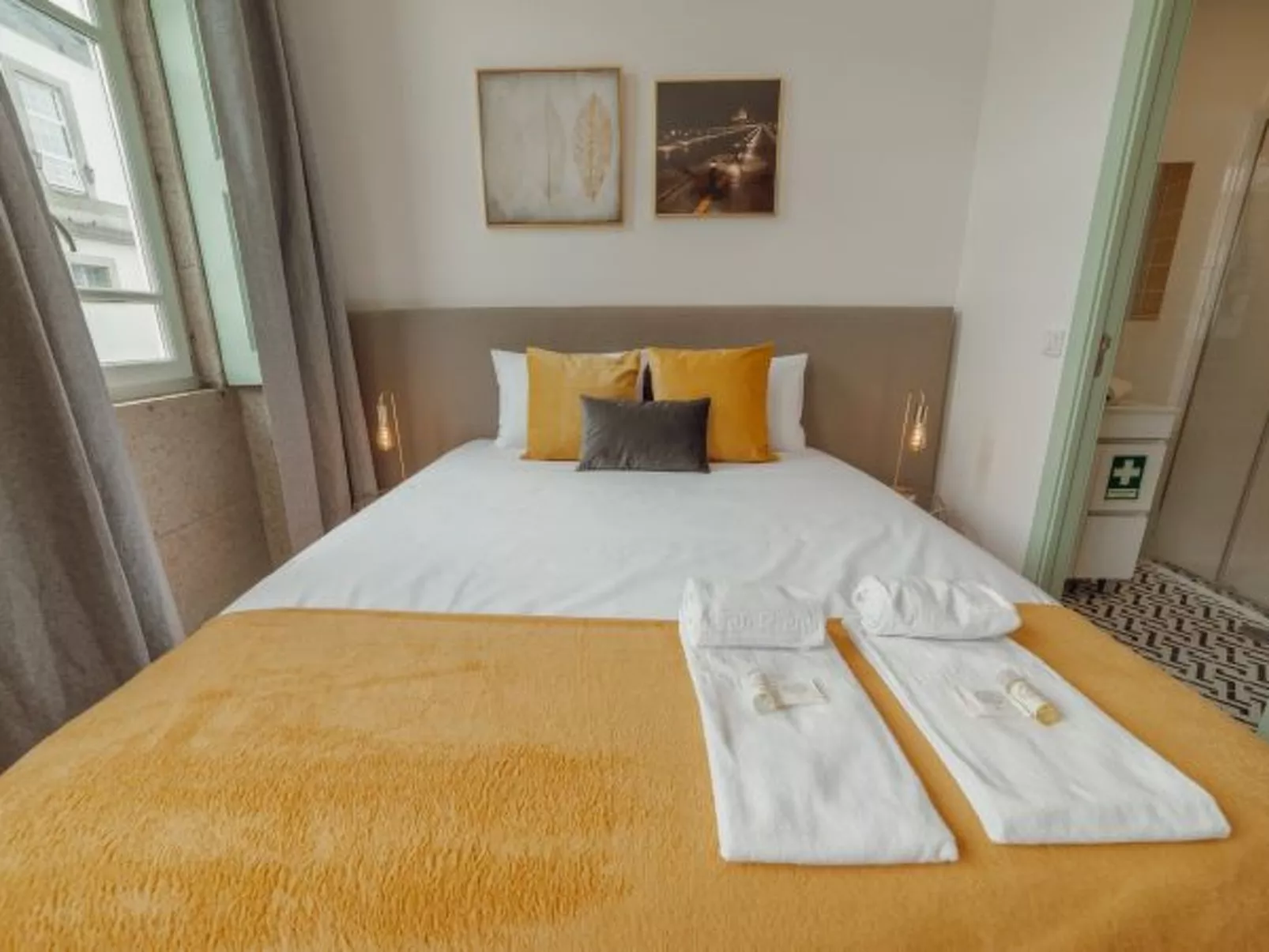 DOWNTOWN SUITE C by VACATIONY - Drinnen