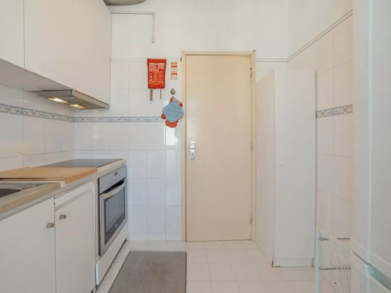 DOWNTOWN CLASSIC WITH TERRACE by VACATIONY - Drinnen