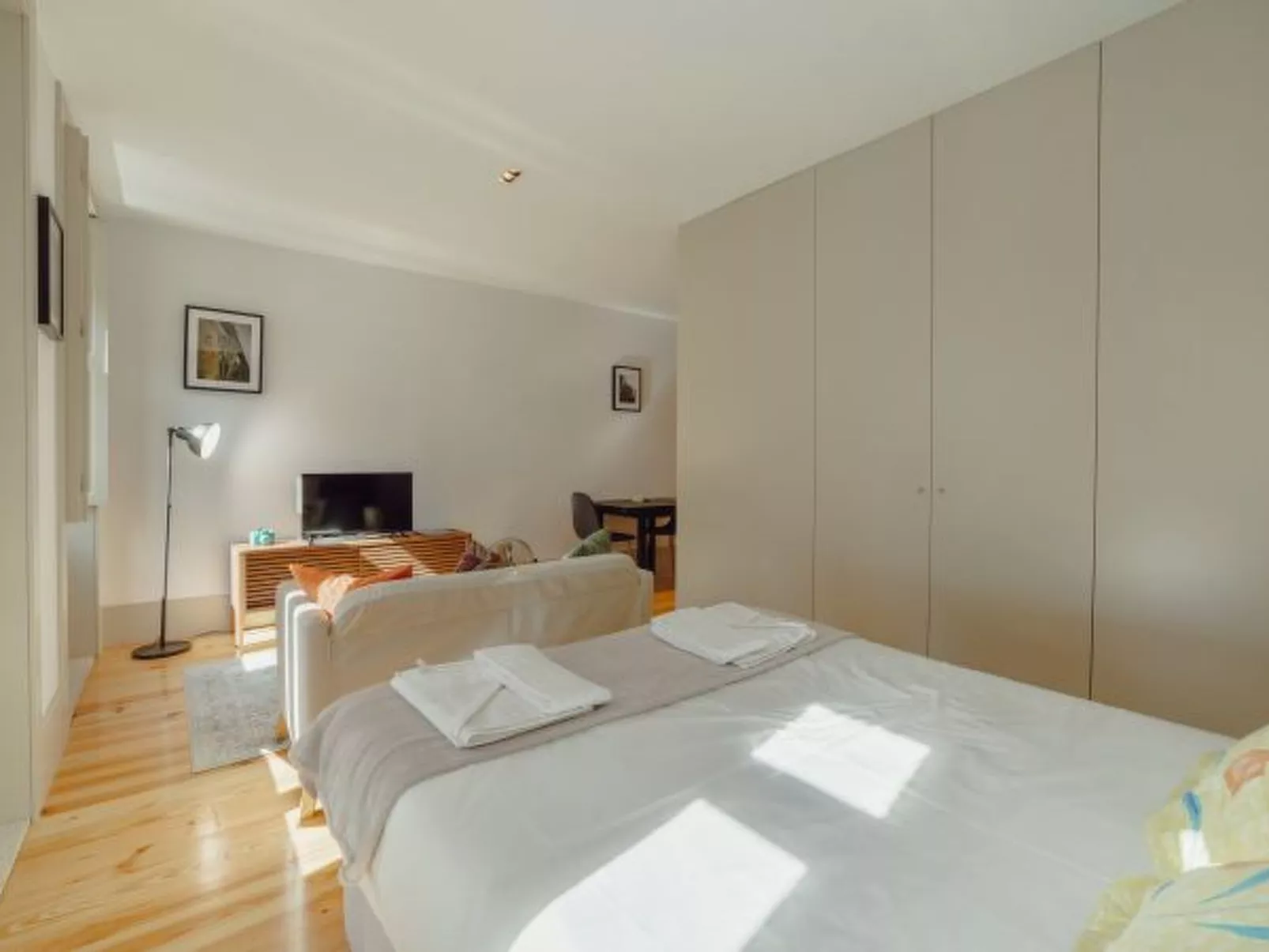 LEGACY OPORTO DESIGN APARTMENT D by VACATIONY - Inside