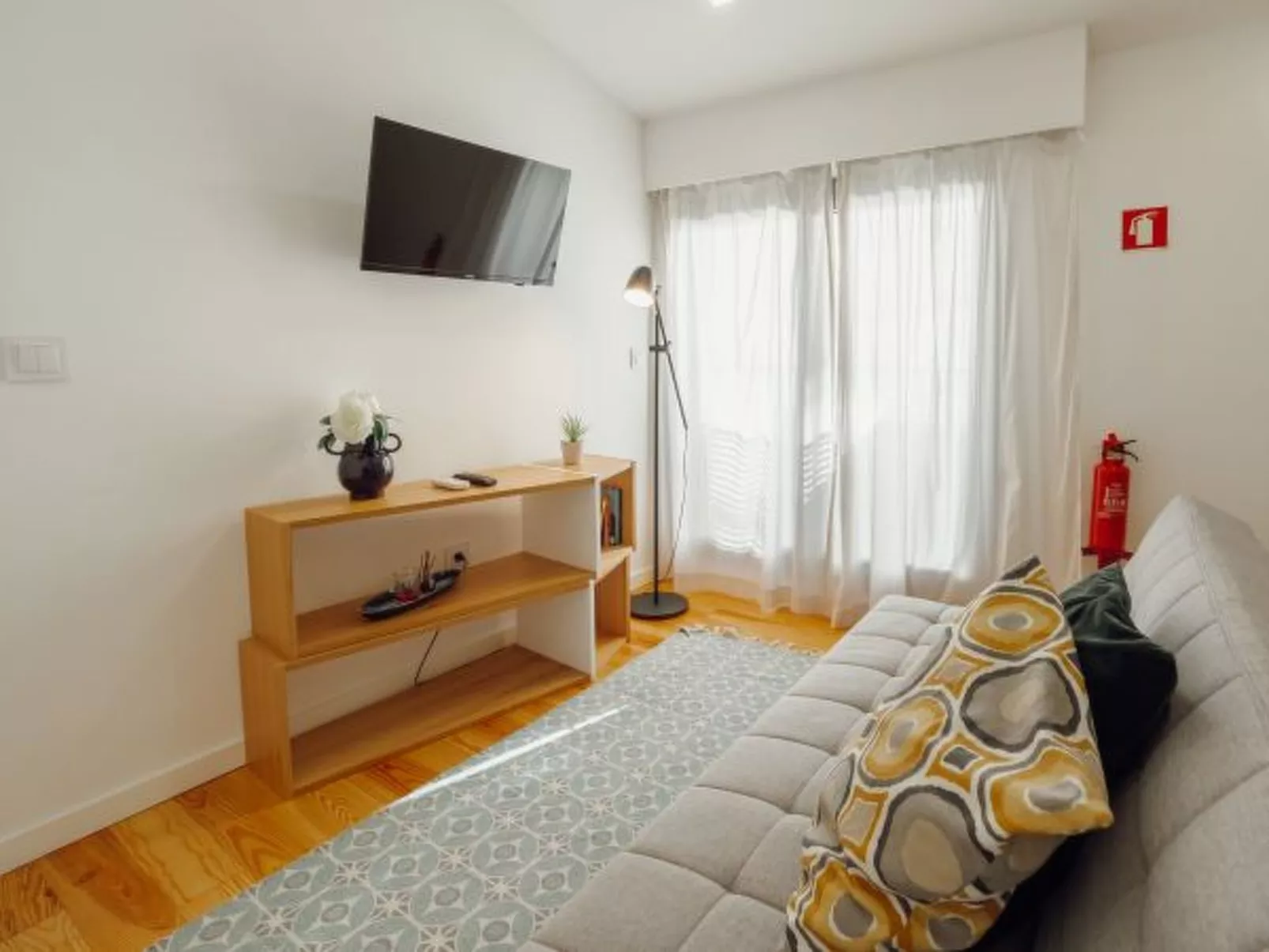 COURTYARD OPORTO DESIGN APARTMENT N - Drinnen