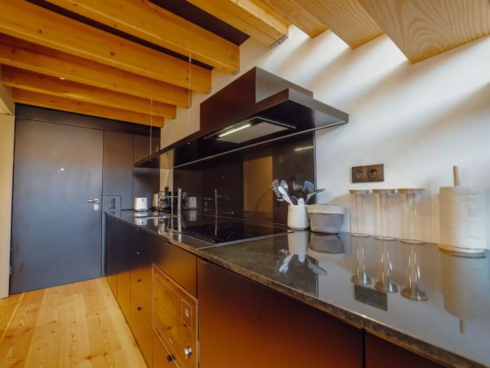 ELEGANT DOWNTOWN APARTMENT by VACATIONY - Dedans