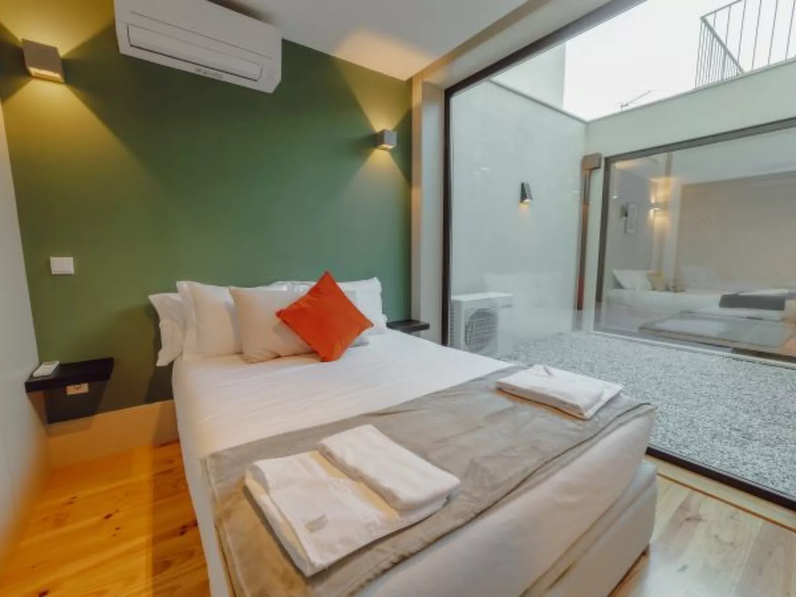 LEGACY OPORTO PREMIUM APARTMENT B by VACATIONY - Inside