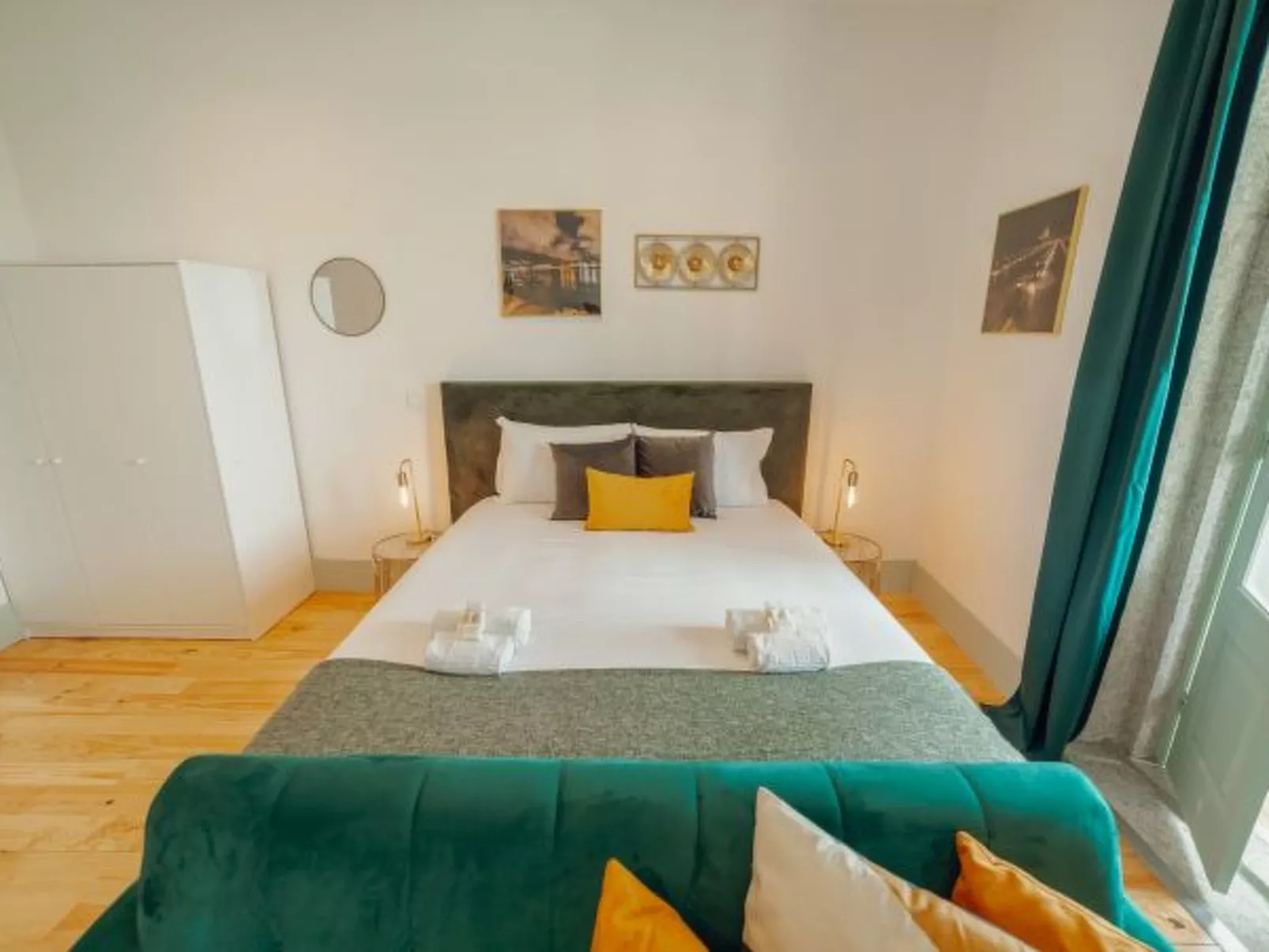 DOWNTOWN SUITE D by VACATIONY - Inside