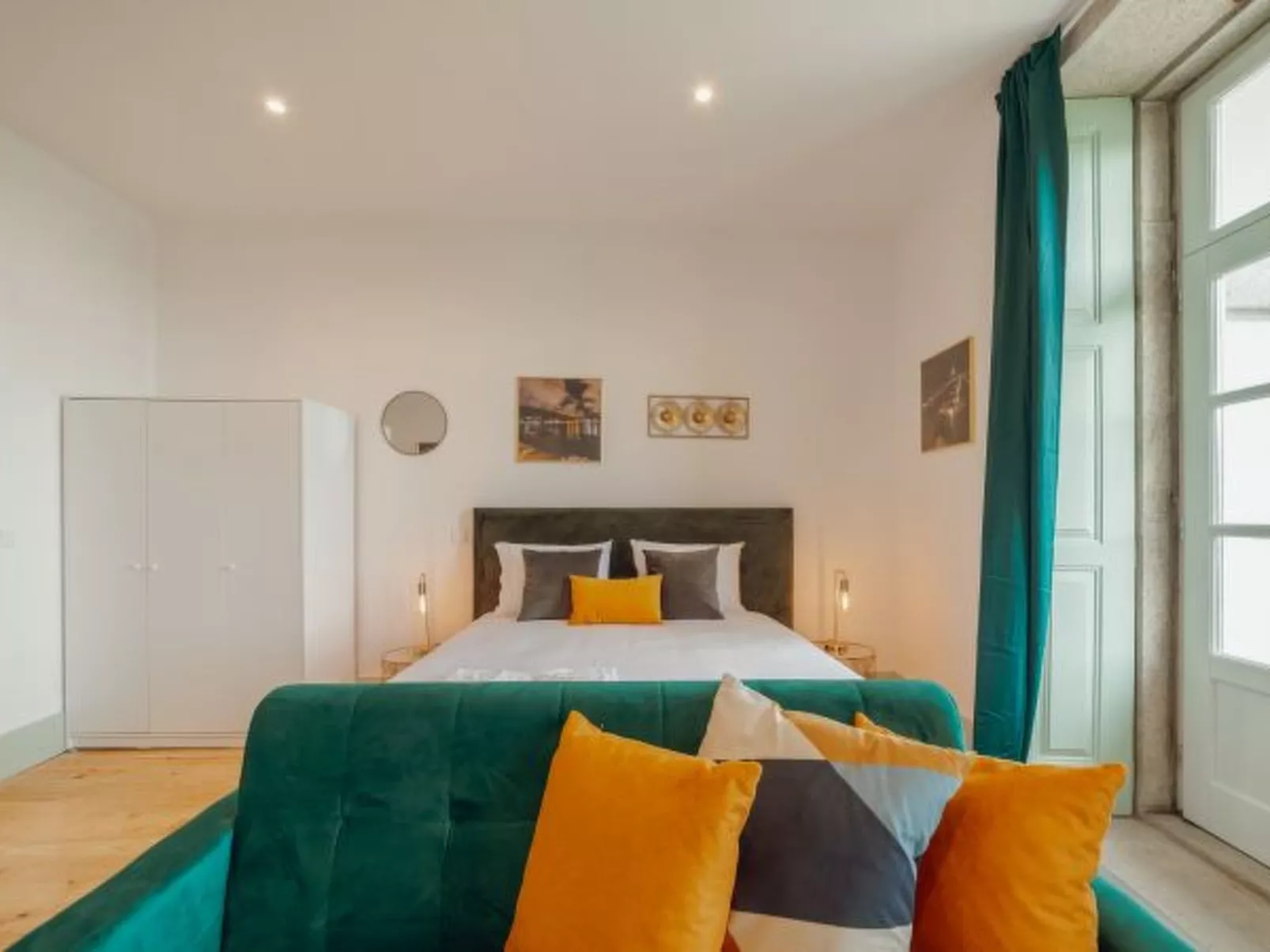 DOWNTOWN SUITE B by VACATIONY - Inside