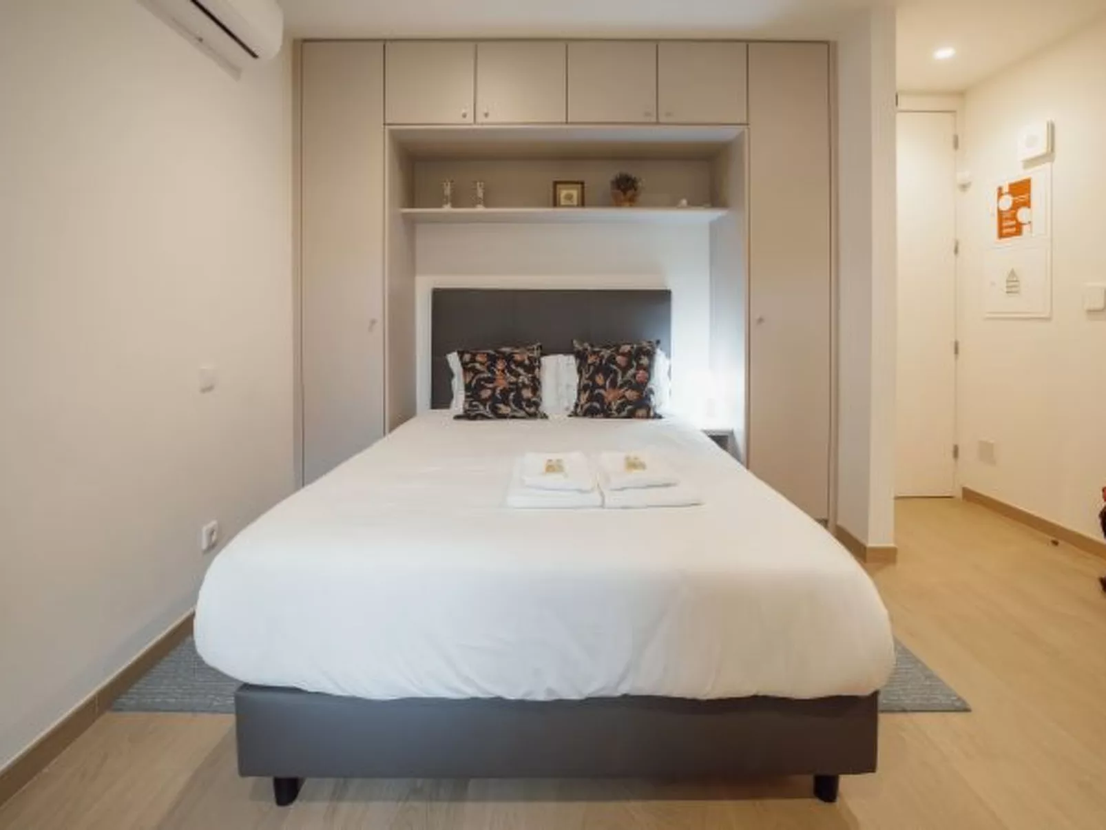 CARMO RESIDENCE PORTO - S. LUIS by VACATIONY - Dedans