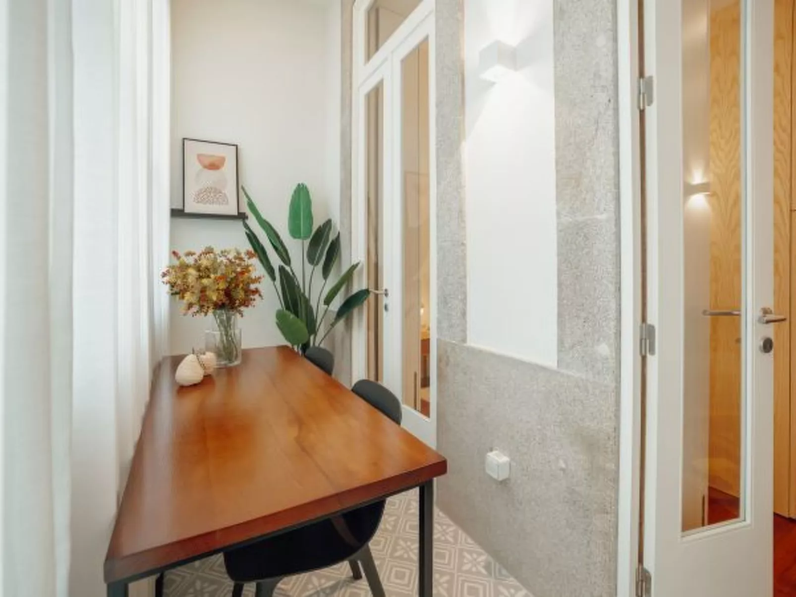 HOME WITH A POOL by VACATIONY - Drinnen