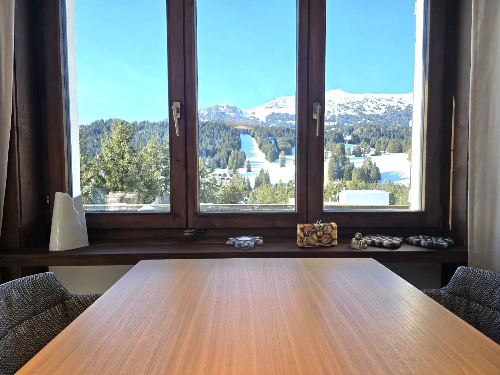 Tgiesa Alva - Inside