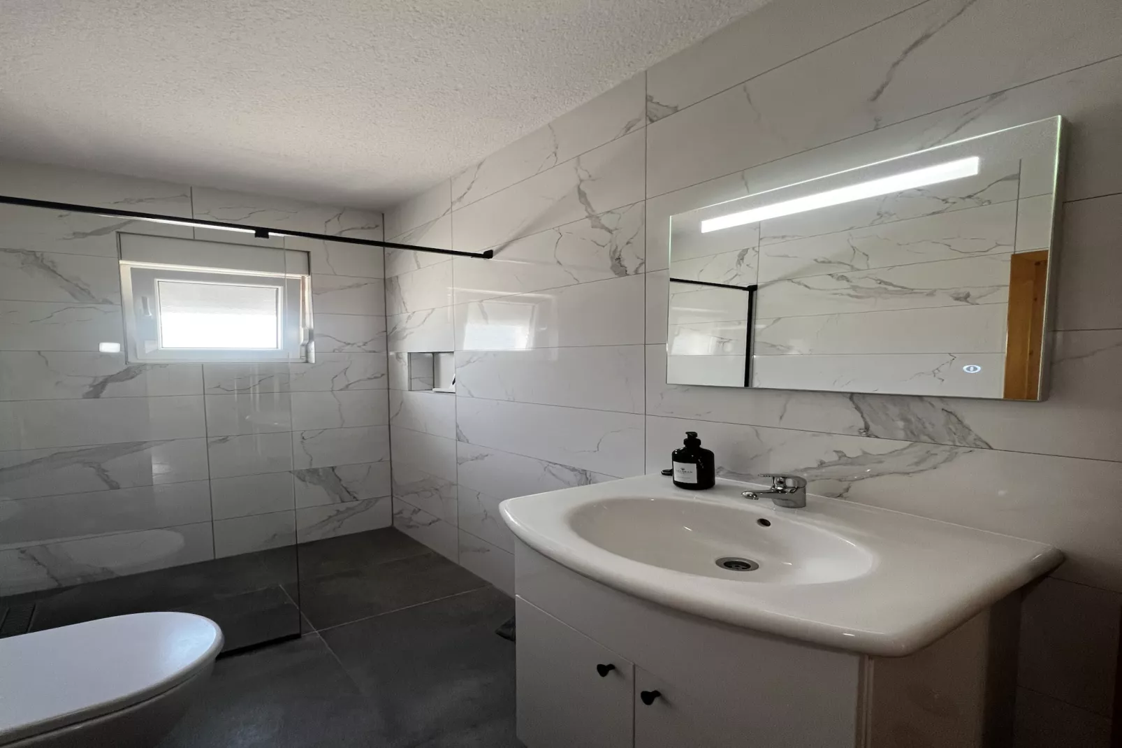 Apartment Lavaran 1 - Badezimmer