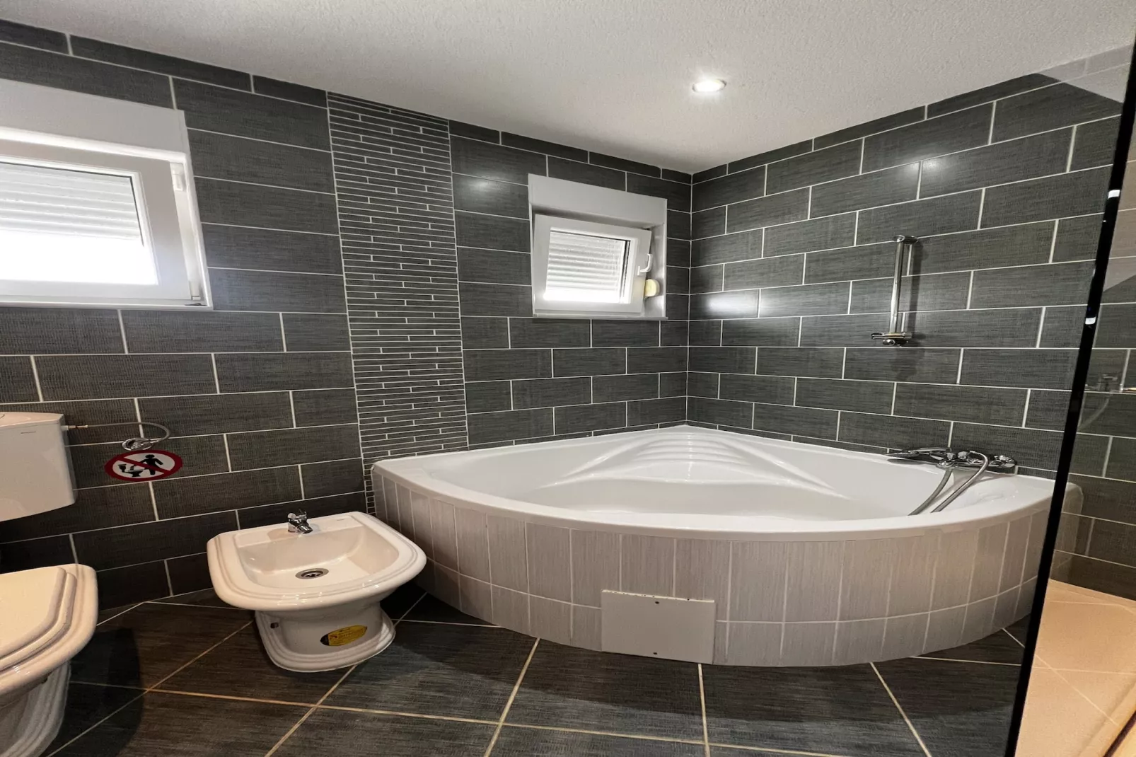 Apartment Lavaran 6 - Badezimmer