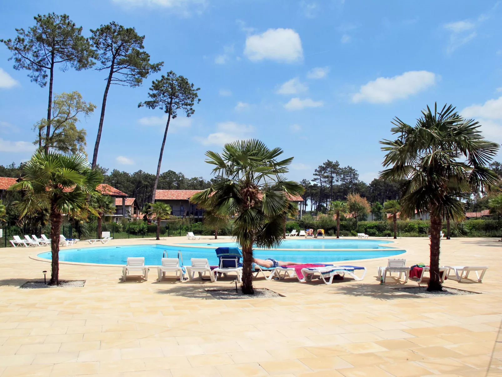 L'Allée des Dunes - Outside