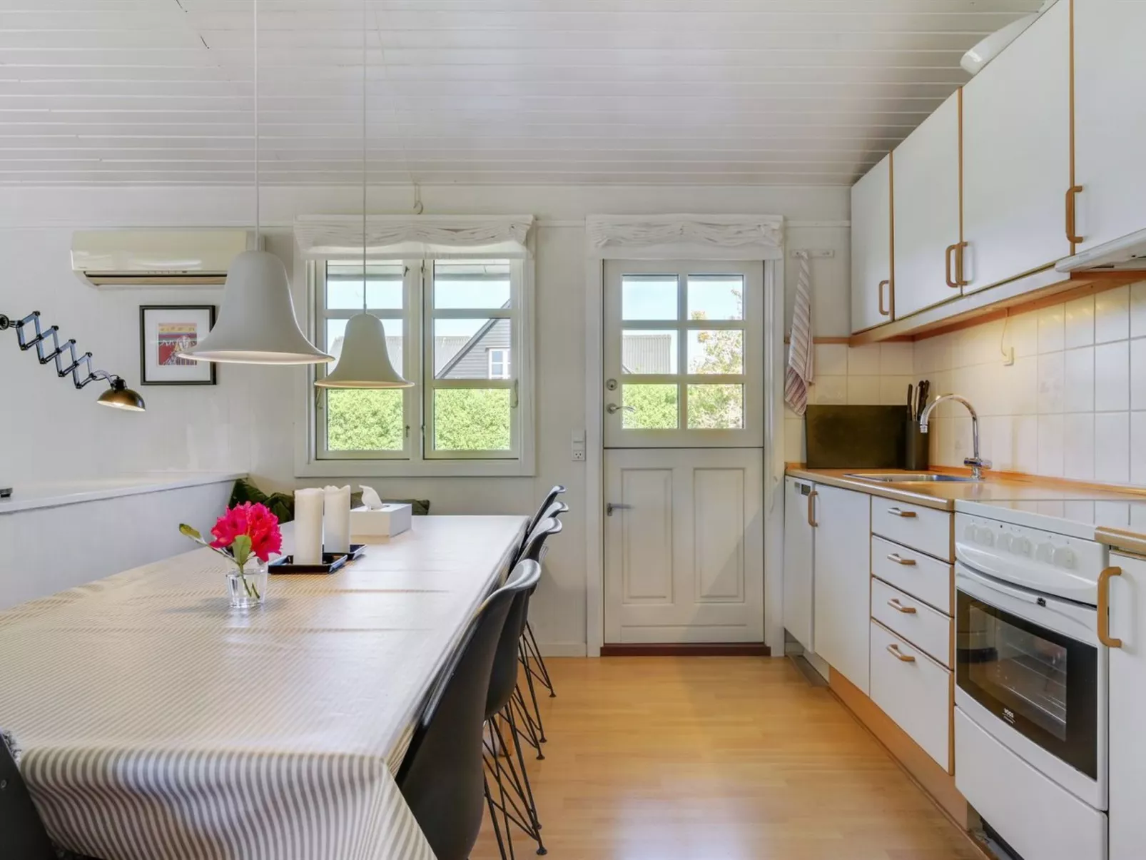 "Tobrjön" - 200m to the fjord - Dedans