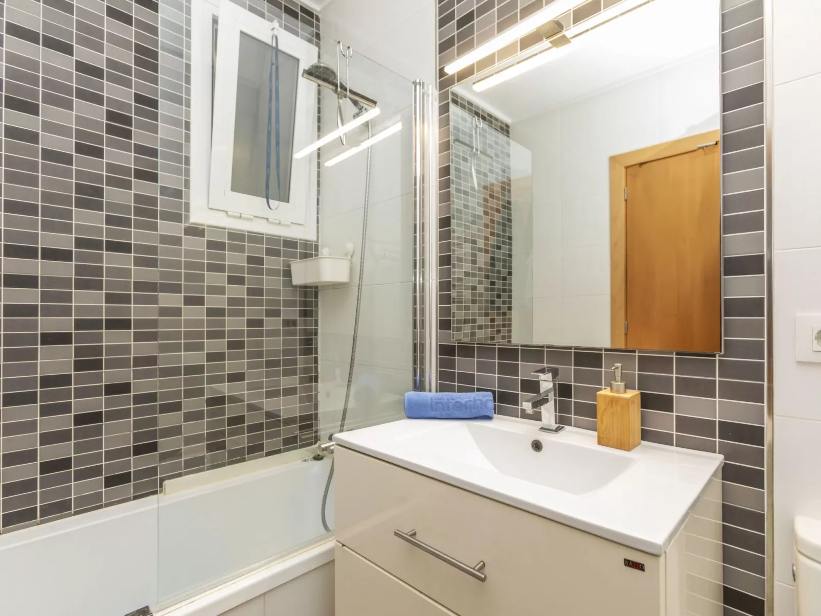 Miramar Salions - Drinnen