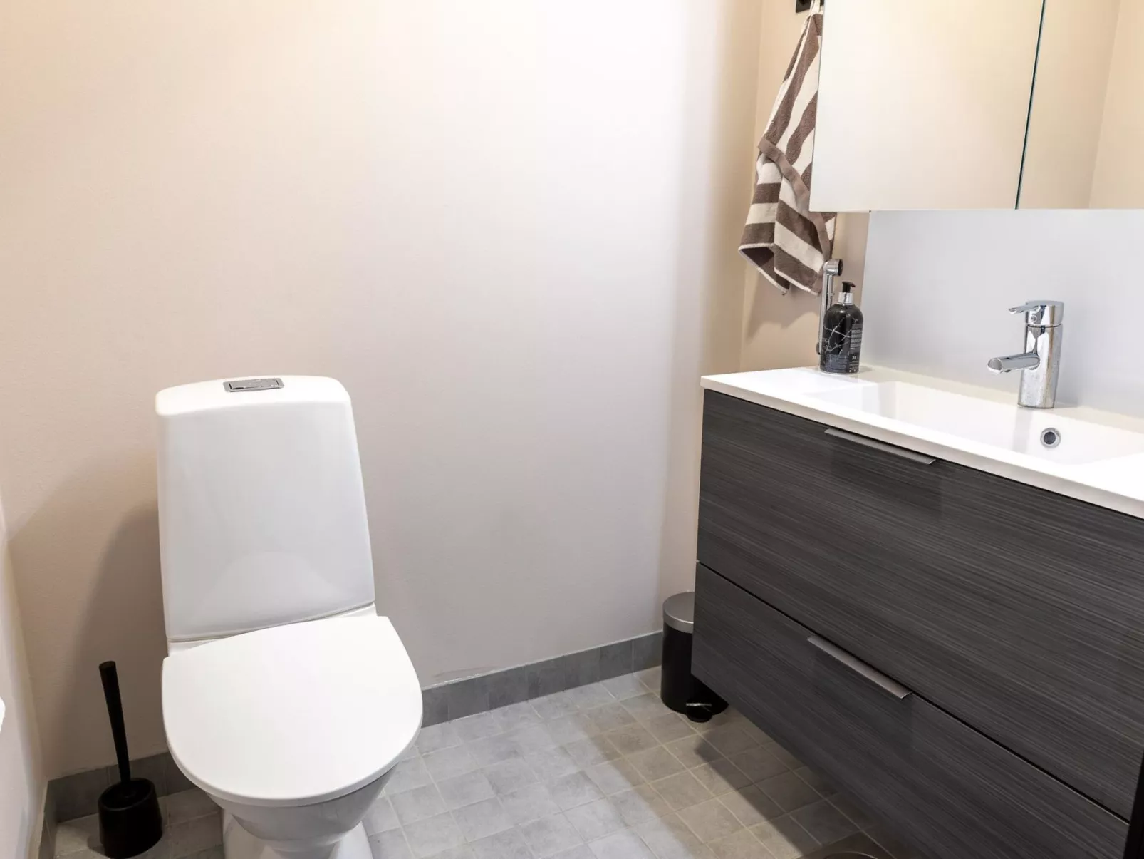 Saanan helmi - Inside