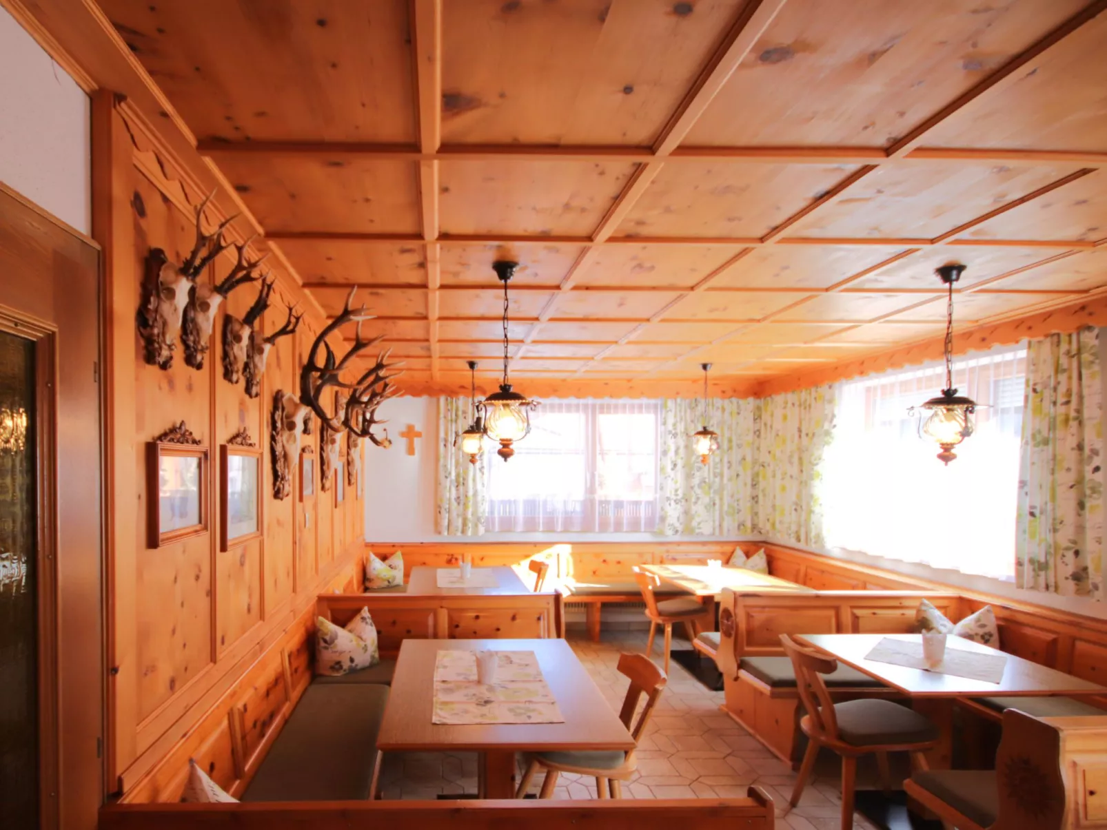 Garni Regina - Inside