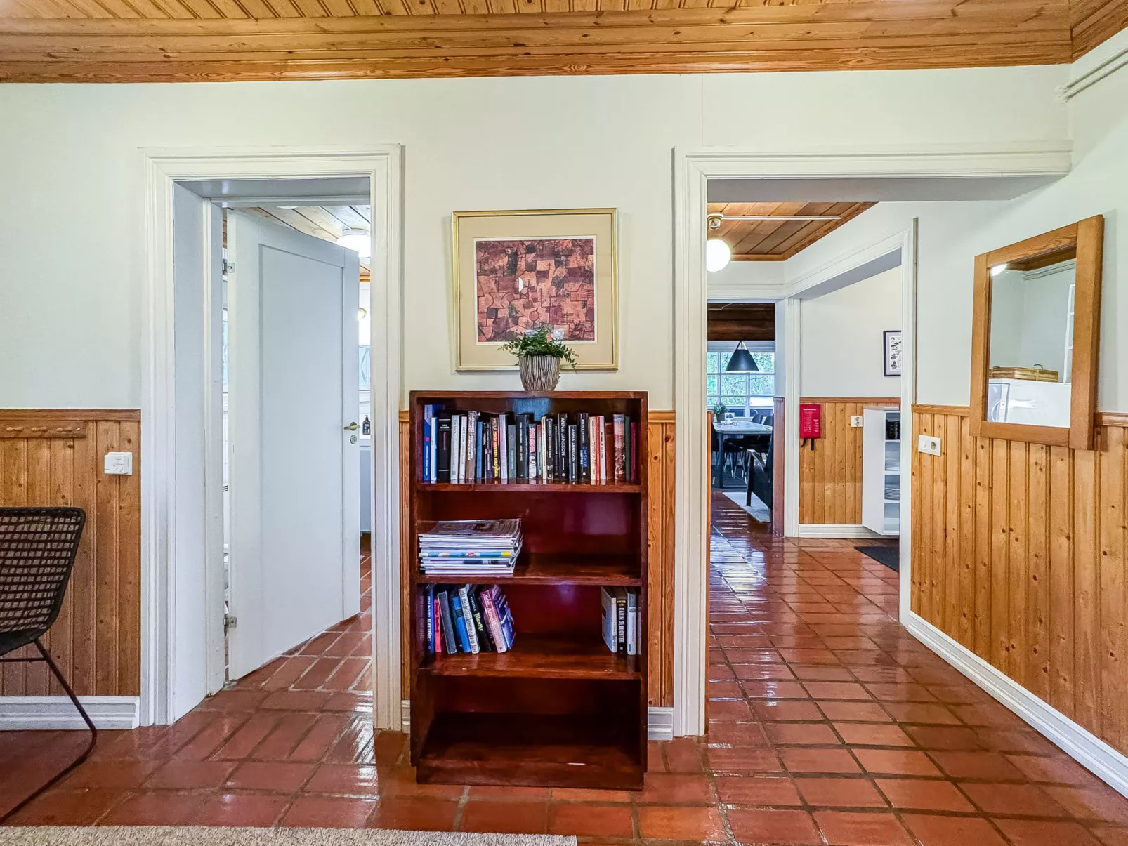 Peltosirkku - Inside