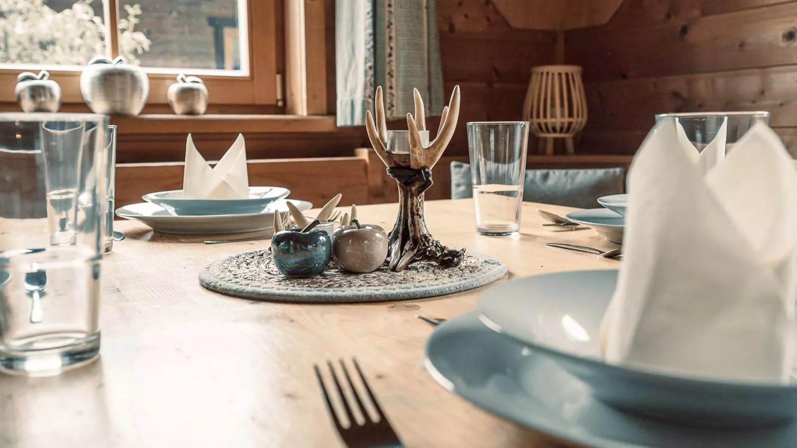 Urige Doppelhaushälfte 1-Dining room