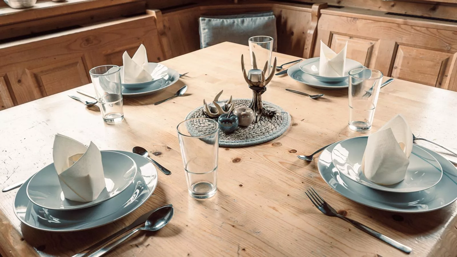 Urige Doppelhaushälfte 1-Dining room