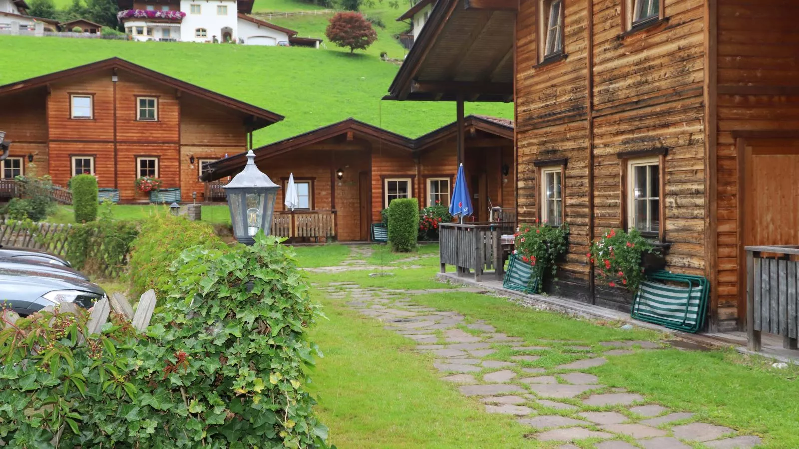 Urige Doppelhaushälfte 1-Exterior summer